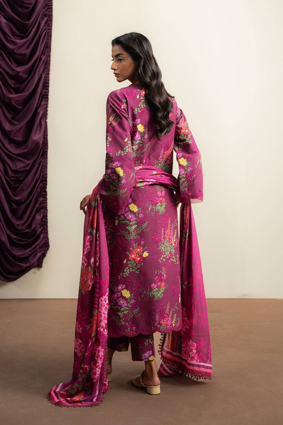 img_afrozeh_ayzel_bare_minimum_awwal_boutique