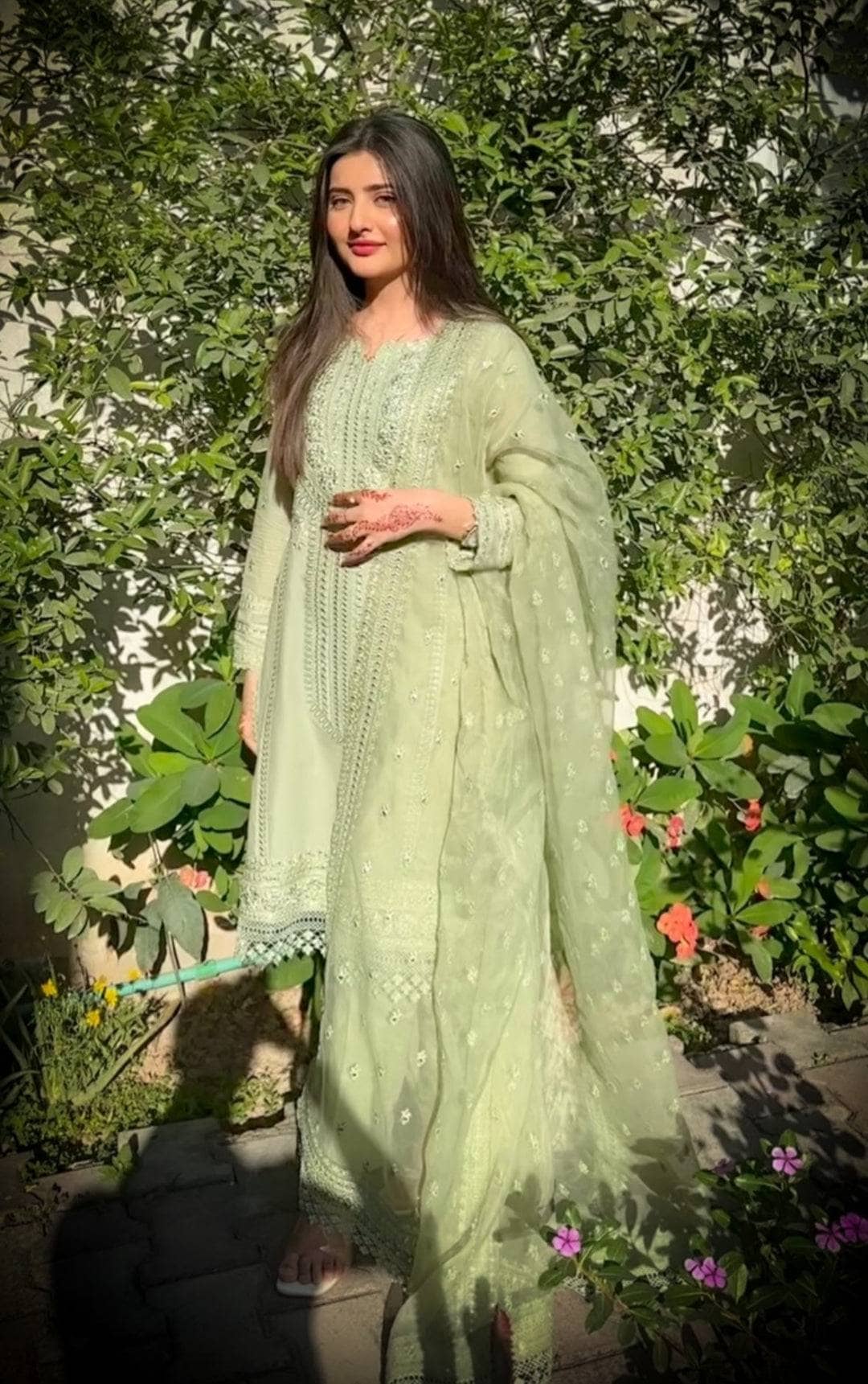 img_sobia_nazir_lawn_23_awwal_boutique