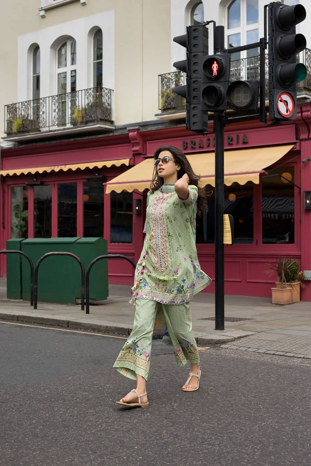 img_sobia_nazir_prints_awwal_boutique