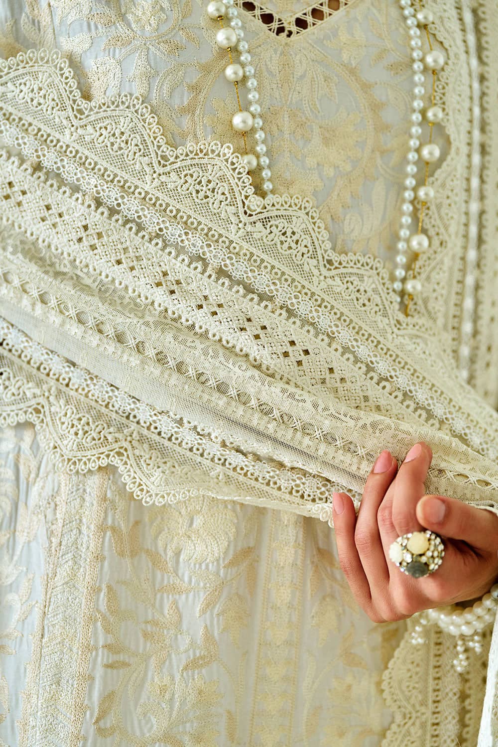 img_sobia_nazir_lawn_26_awwal_boutique