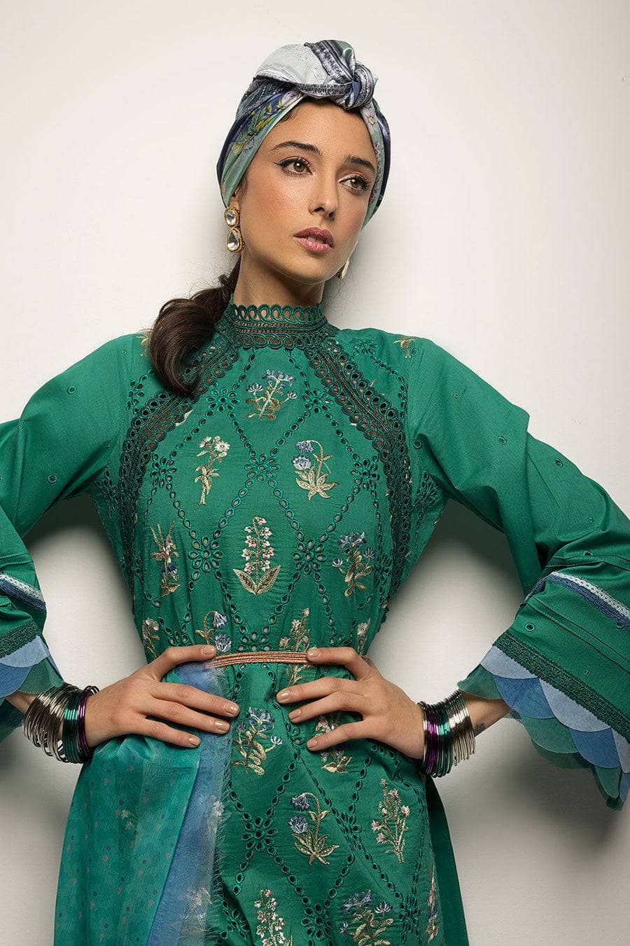 img_sobia_nazir_vital_lawn_23_awwal_boutique