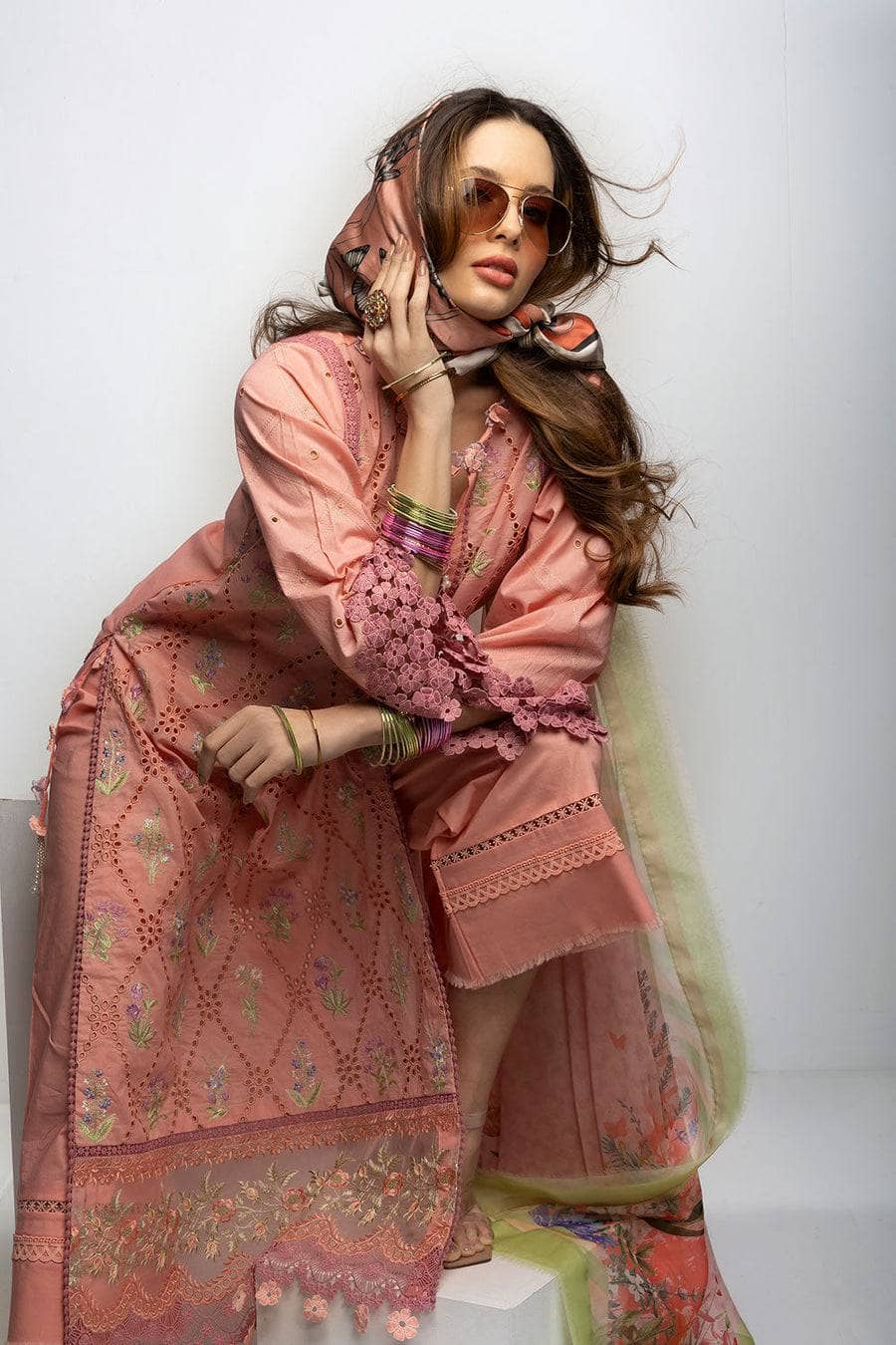 img_sobia_nazir_vital_lawn_23_awwal_boutique
