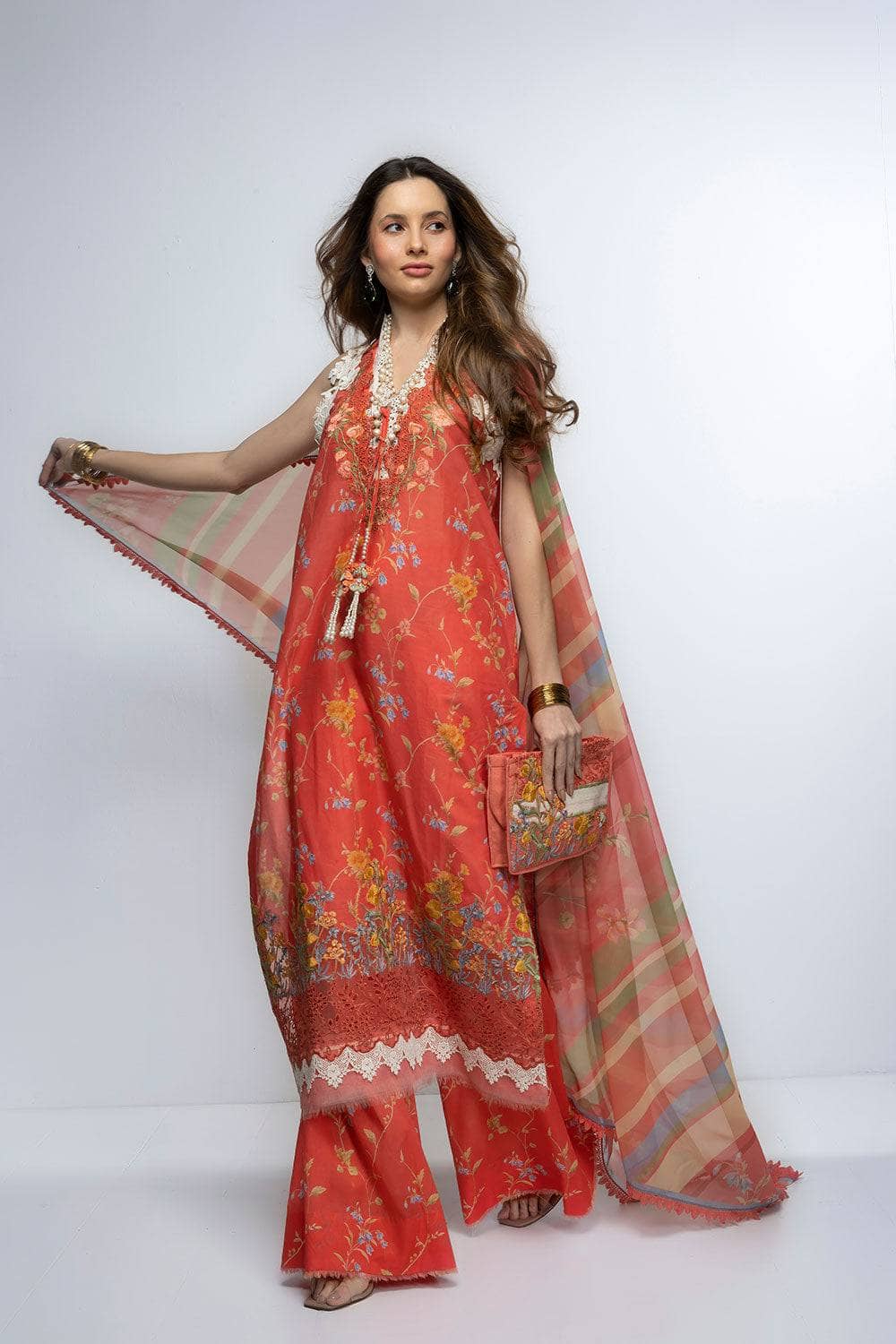 img_sobia_nazir_vital_lawn_23_awwal_boutique