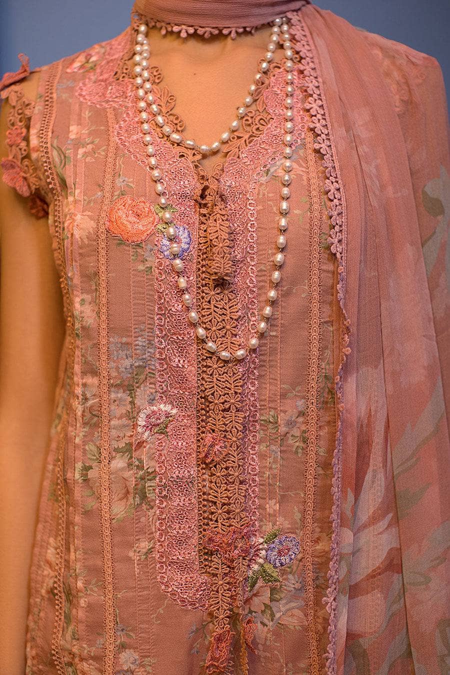 img_sobia_nazir_lawn_24_awwal_boutique