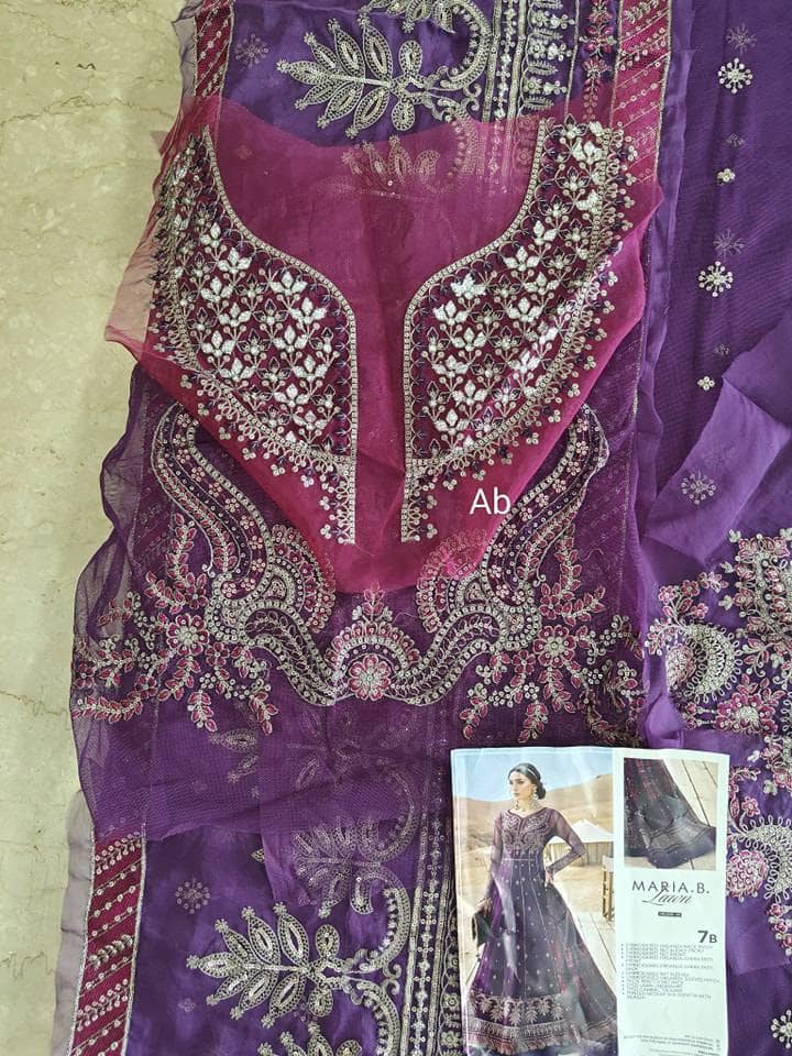 img_maria_b_lawn_awwal_boutique