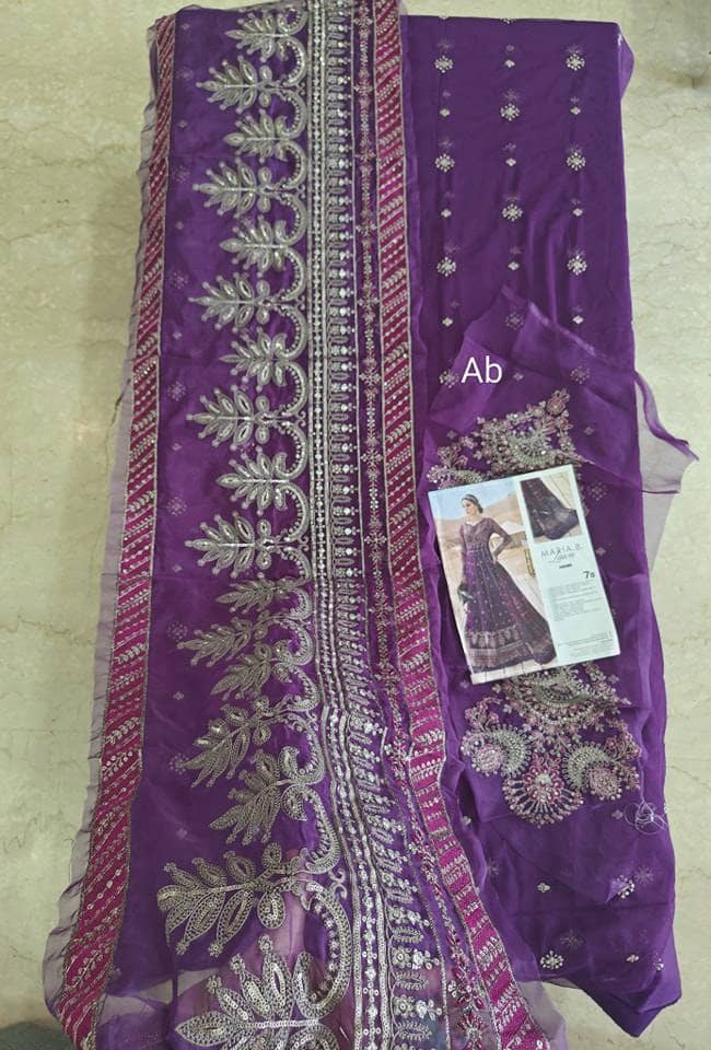 img_maria_b_lawn_awwal_boutique