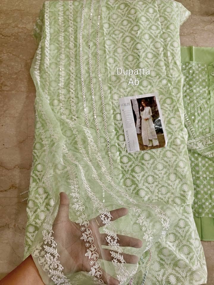 img_sobia_nazir_lawn_awwal_boutique