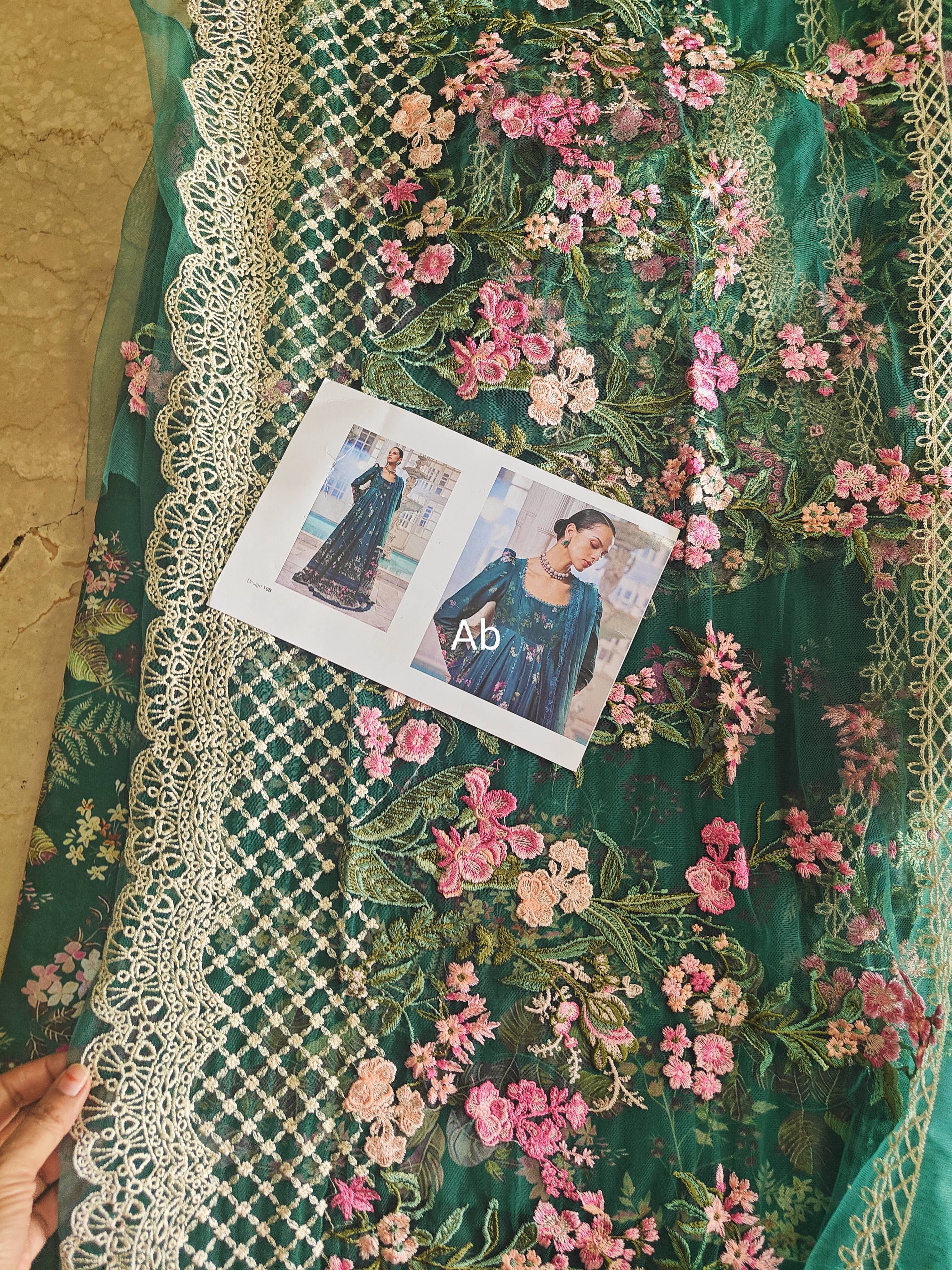 Sale‼️Open Pic/Sobia Nazir Luxury Lawn 26/10B/Anarkali