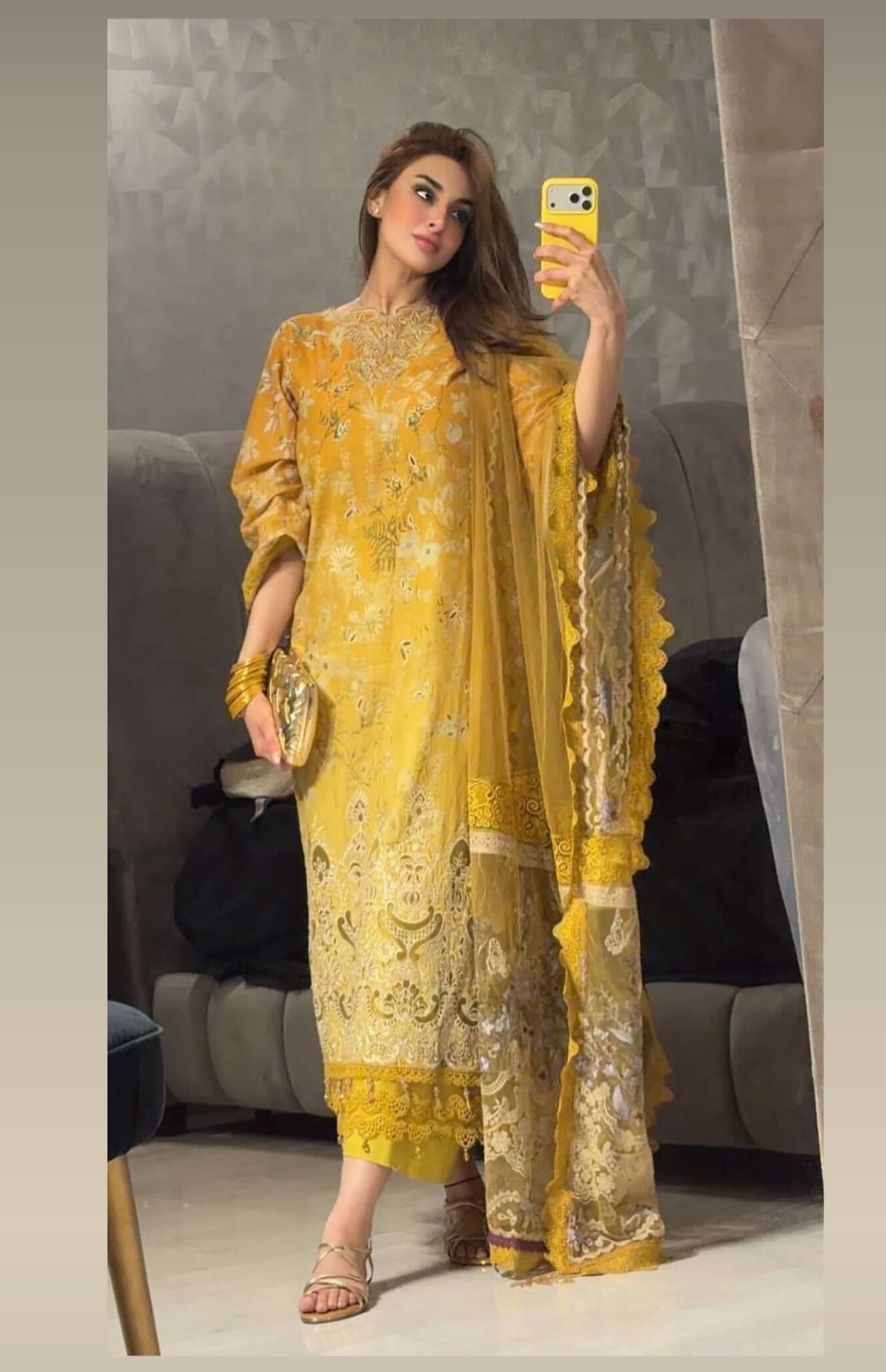 img_sobia_nazir_lawn_awwal_boutique