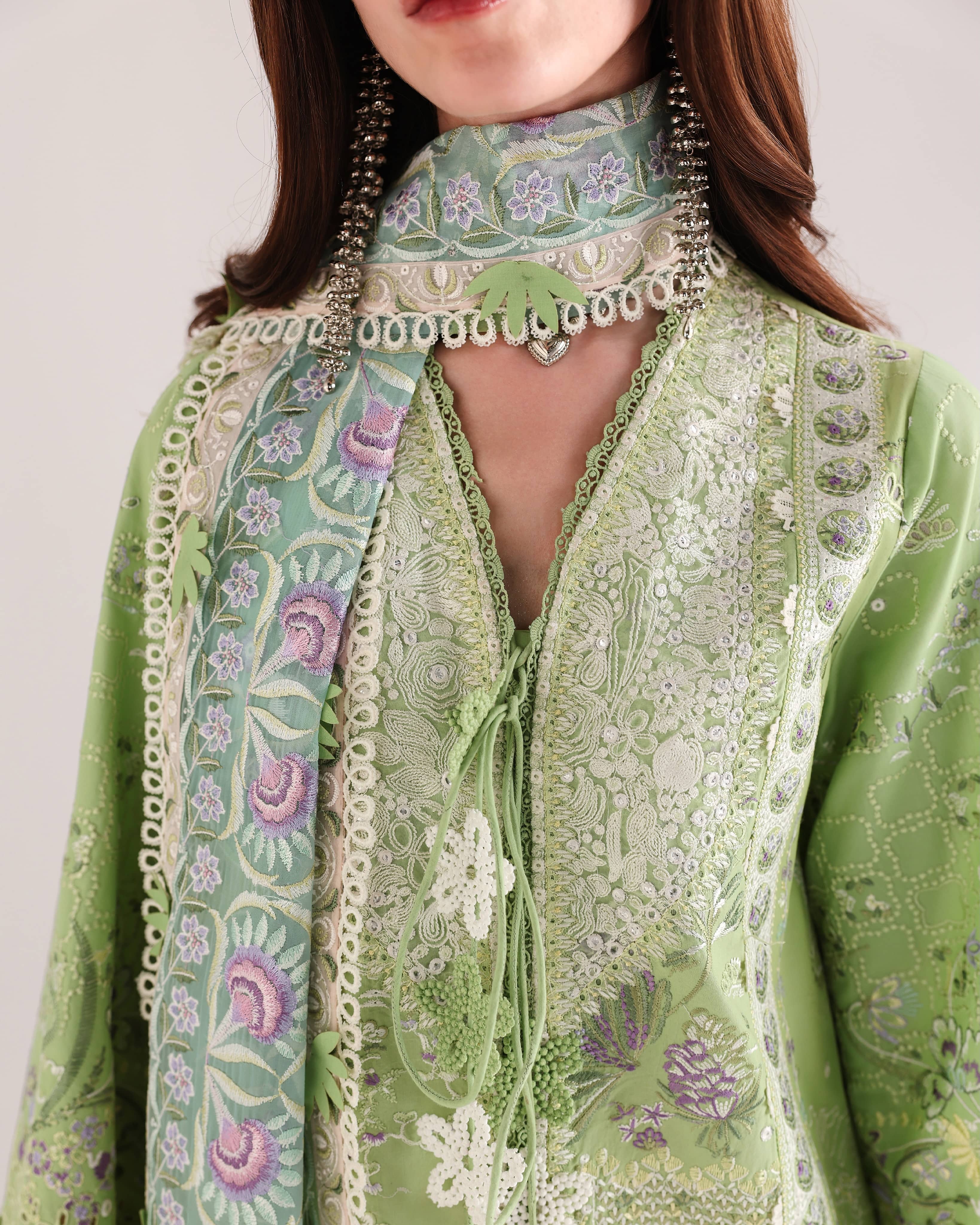 img_suffuse_luxury_lawn_26_awwal_boutique