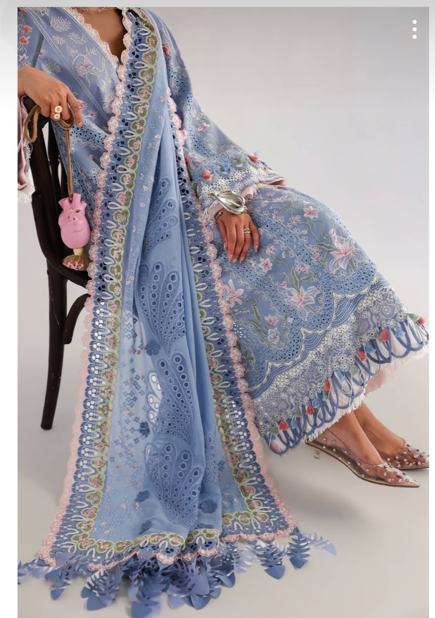 img_suffuse_luxury_lawn_26_awwal_boutique