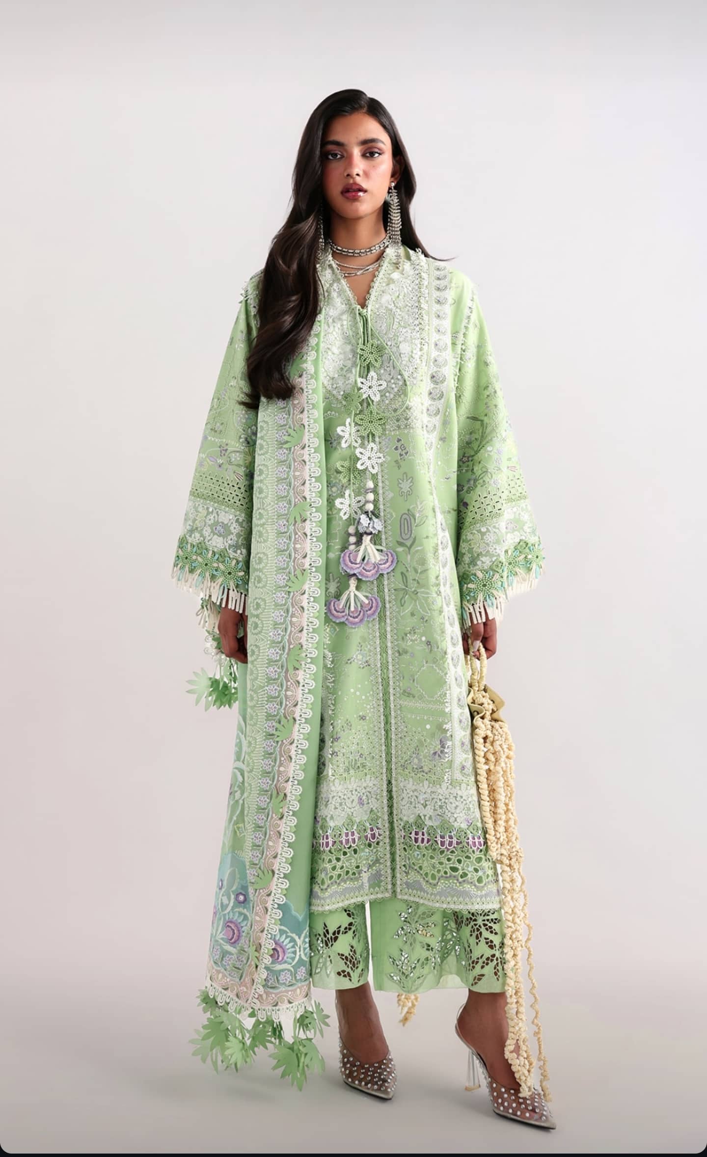 Sale‼️Suffuse Luxury Lawn 26/Naveil/Parrot Green
