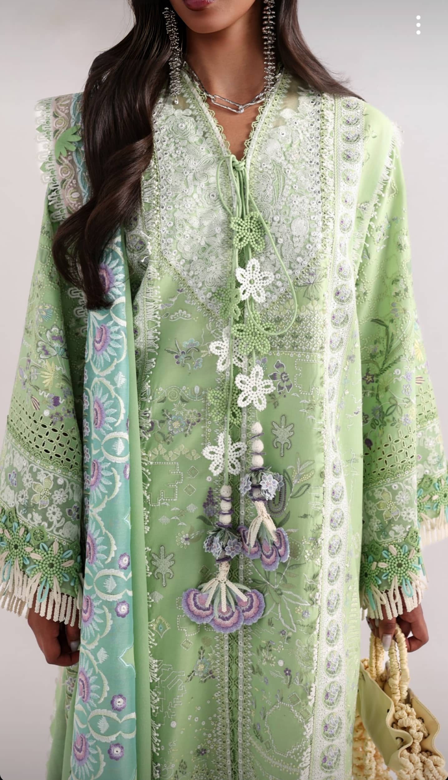 Suffuse Luxury Lawn 26/Naveil/Parrot Green