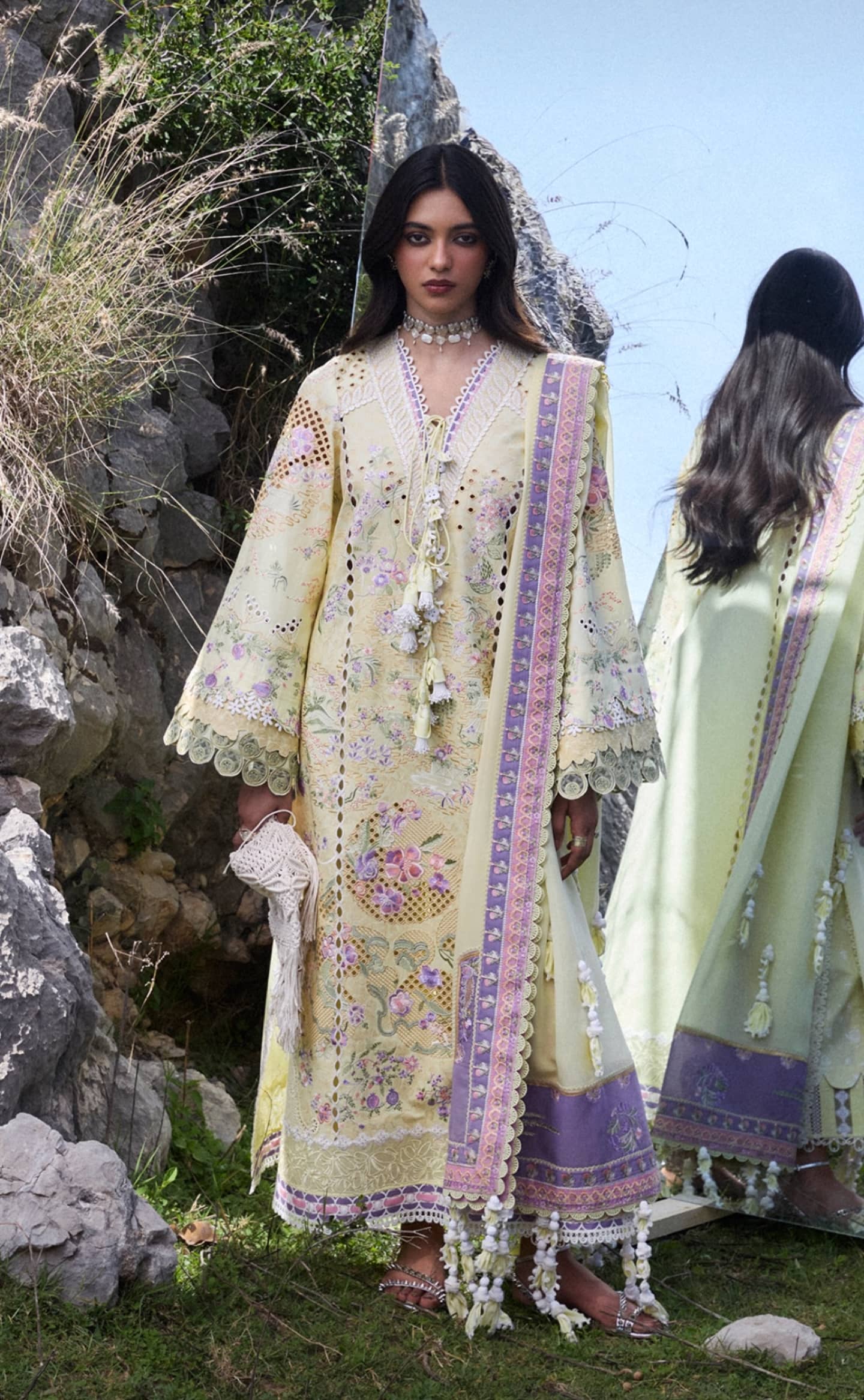 img_suffuse_luxury_lawn_26_awwal_boutique