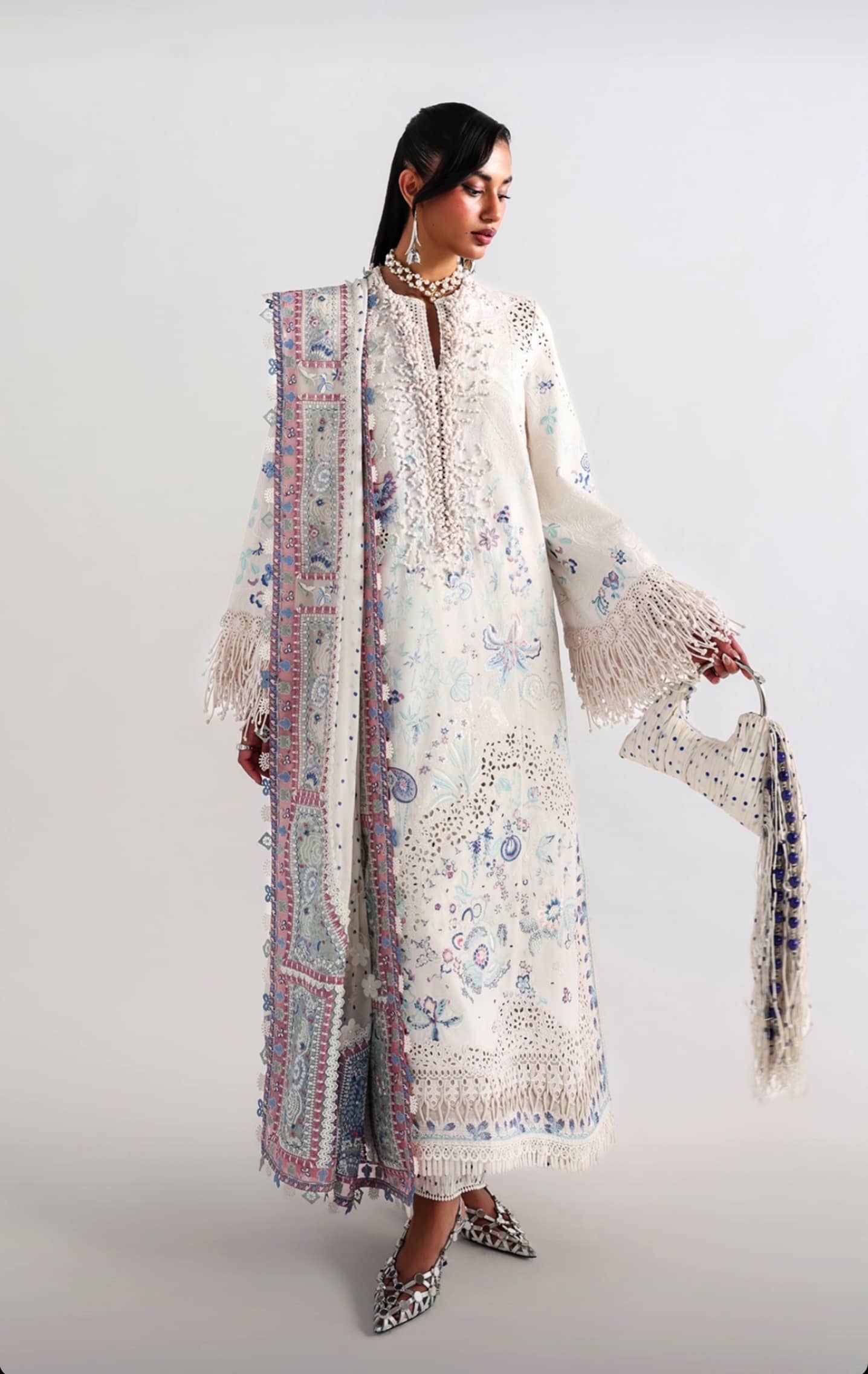 Suffuse Luxury Lawn 26/Veluna/Off White