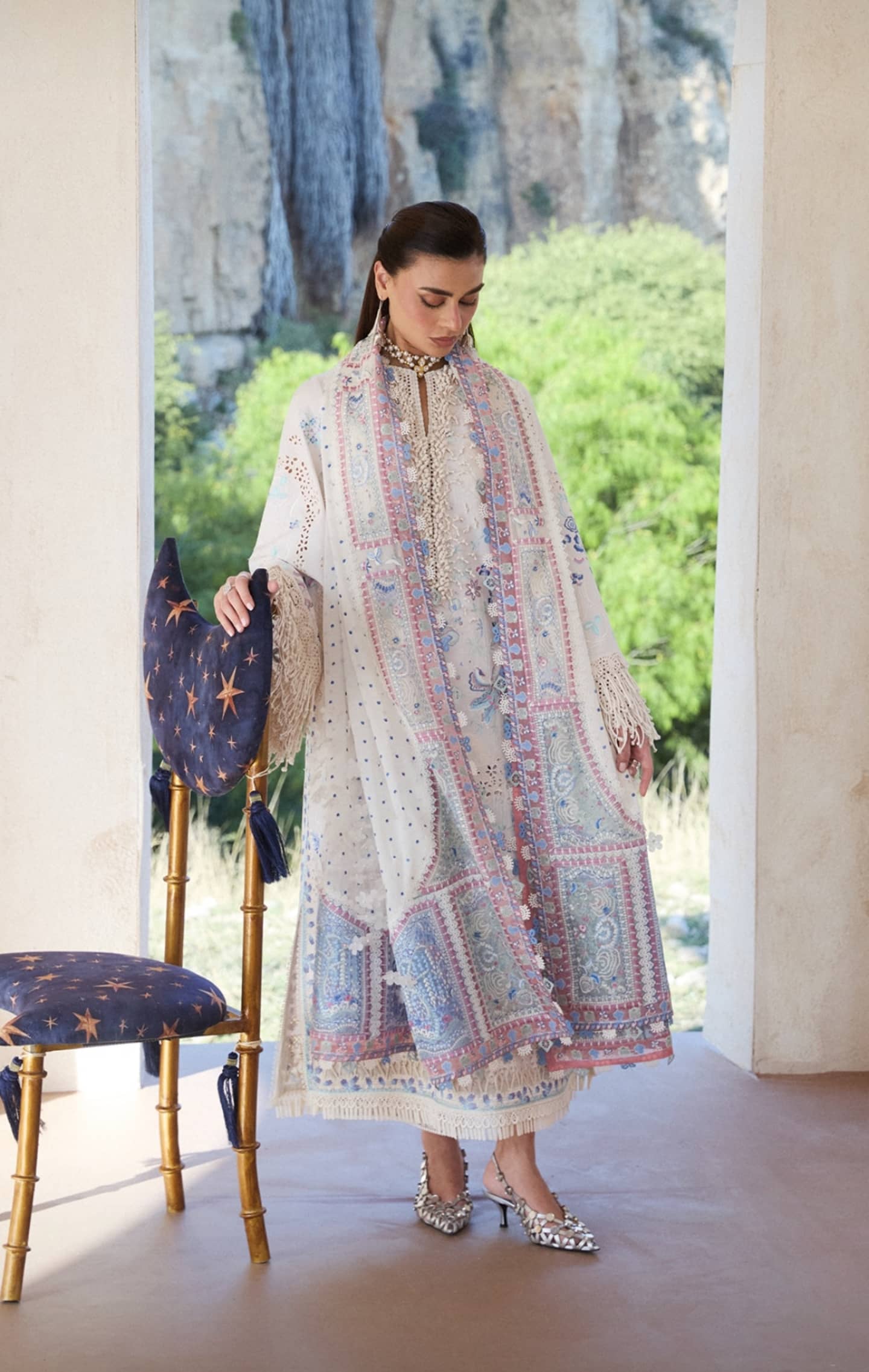 Suffuse Luxury Lawn 26/Veluna/Off White