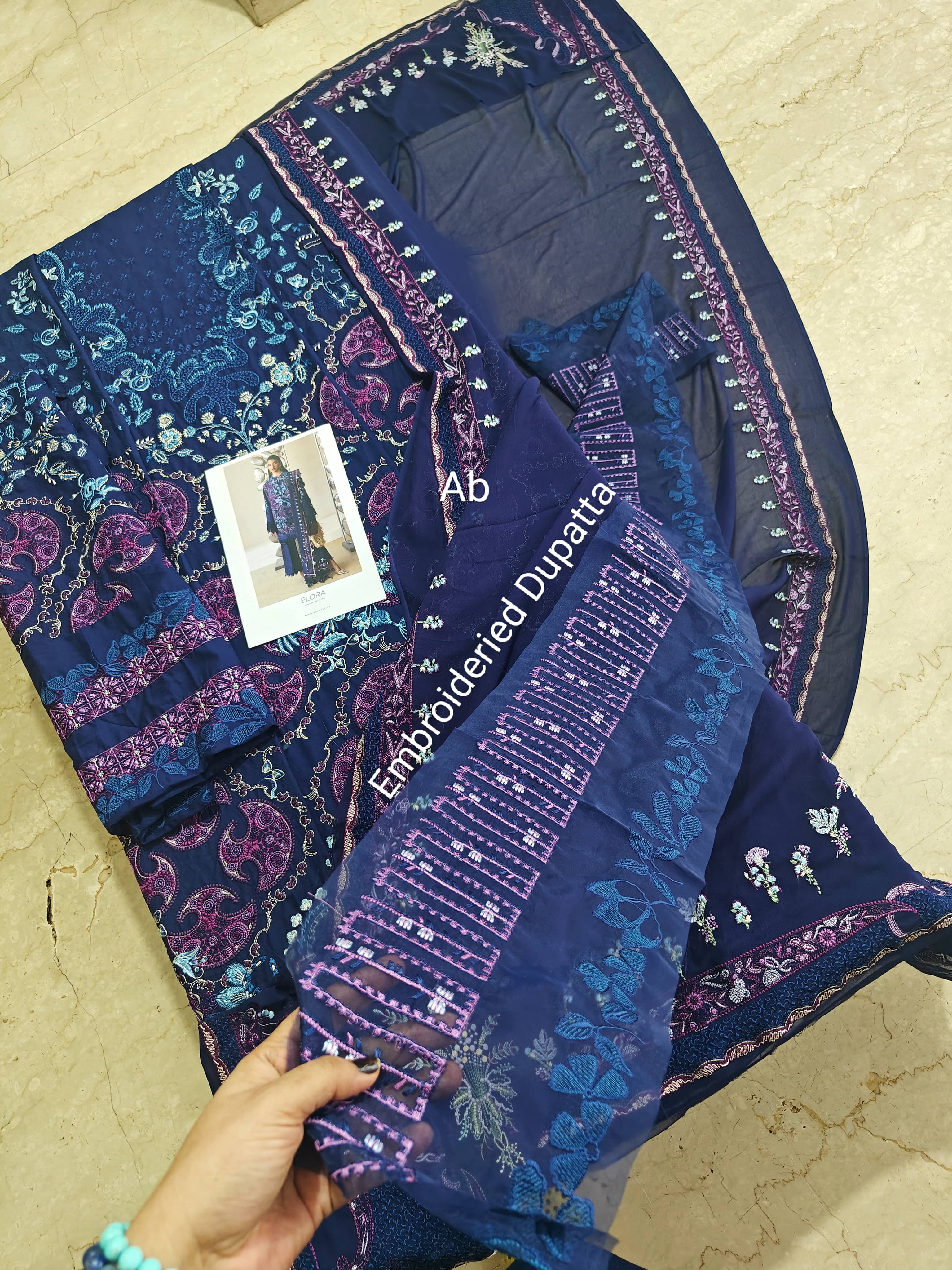 Open Pic/Sale‼️Suffuse Luxury Lawn 26/Elora/Blue