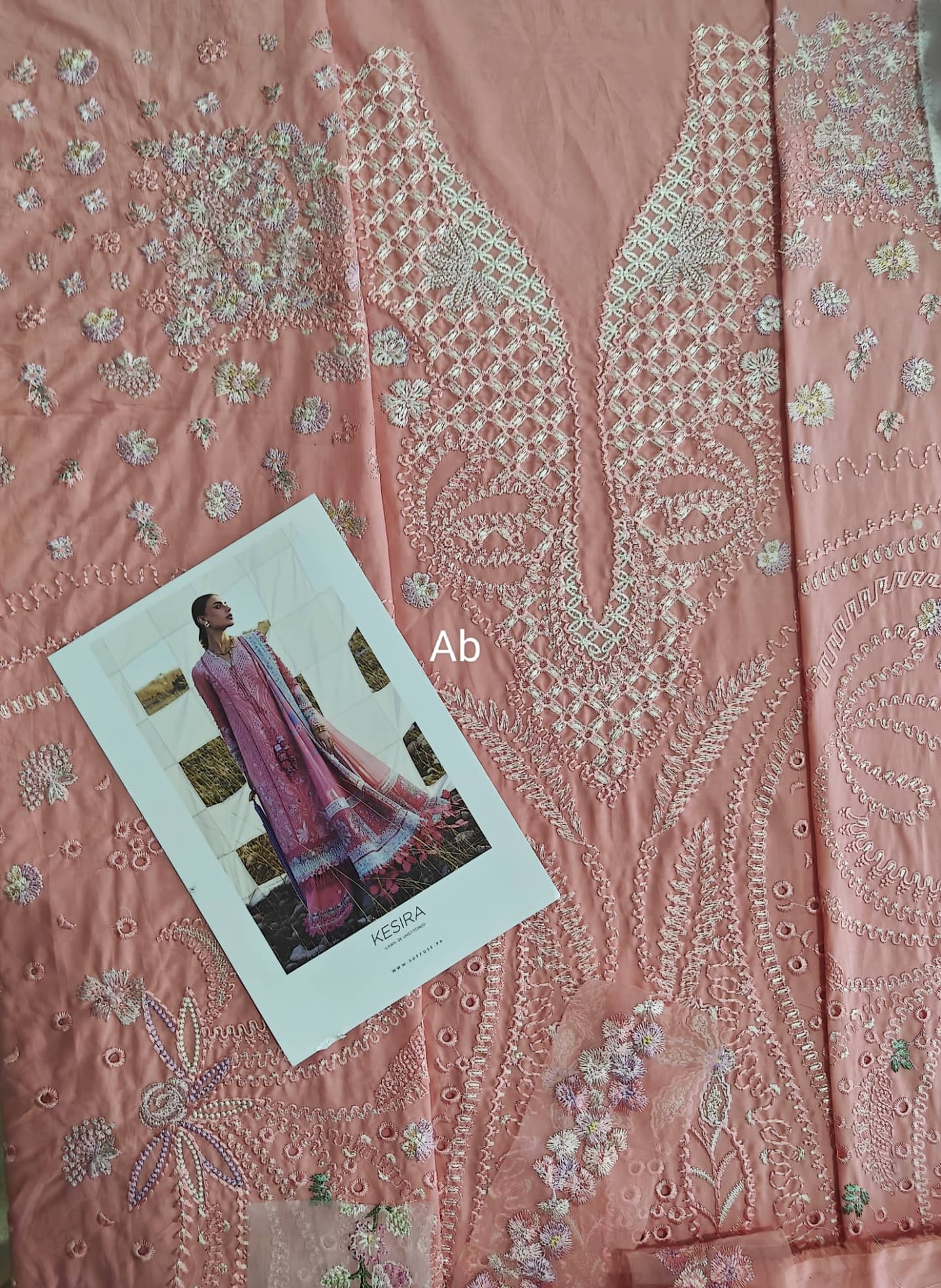 Open Pic/Sale‼️Suffuse Luxury Lawn 26/Kesira/Pink