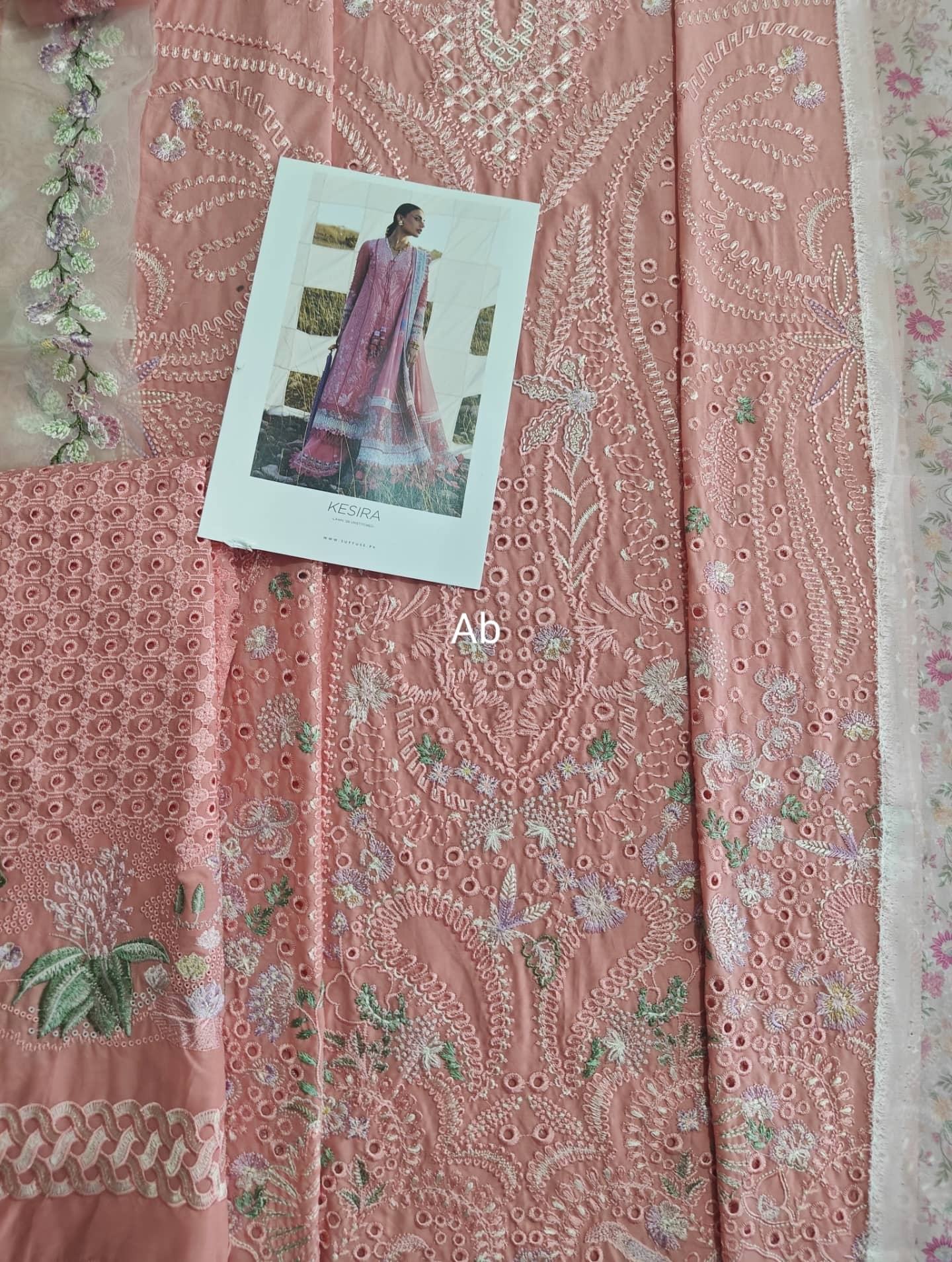 Open Pic/Sale‼️Suffuse Luxury Lawn 26/Kesira/Pink