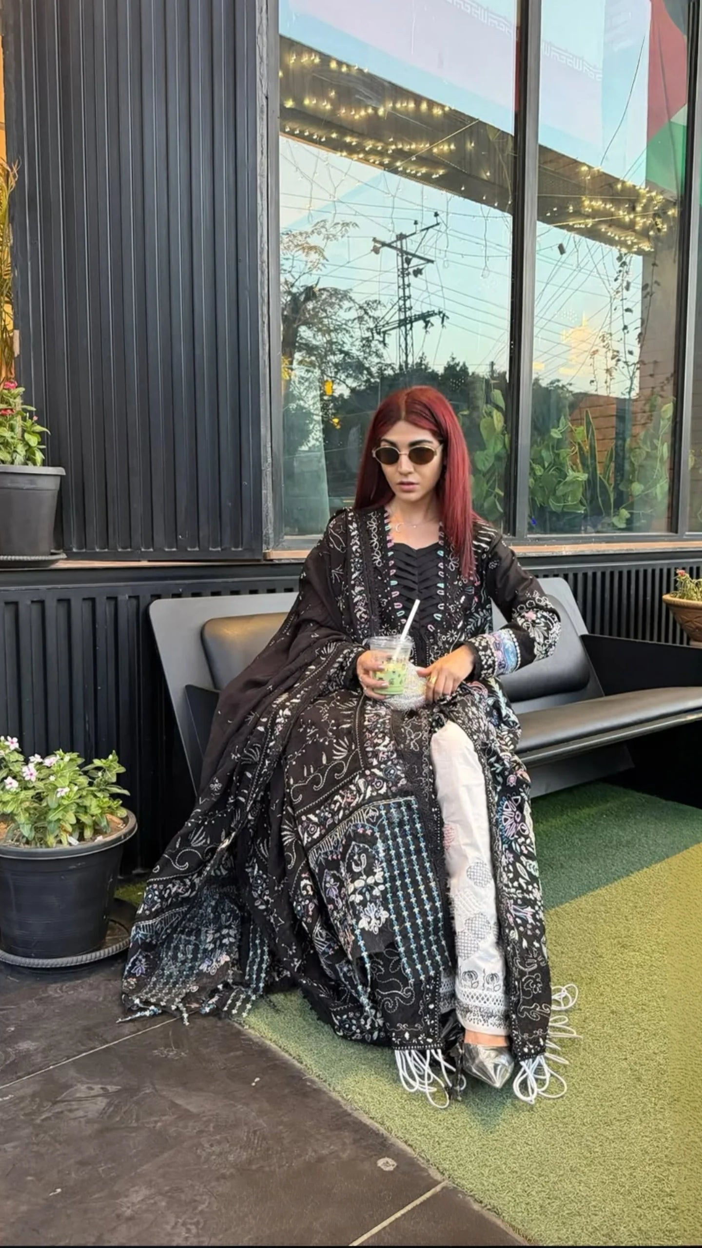 Spotted/Sale‼️Suffuse Luxury Lawn 26/Meravi/Black