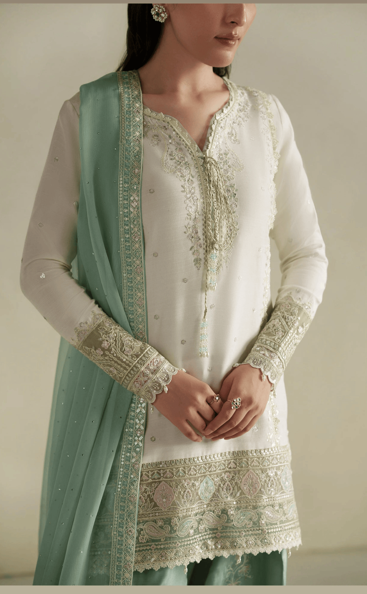 img_nureh_silk_awwal_boutique