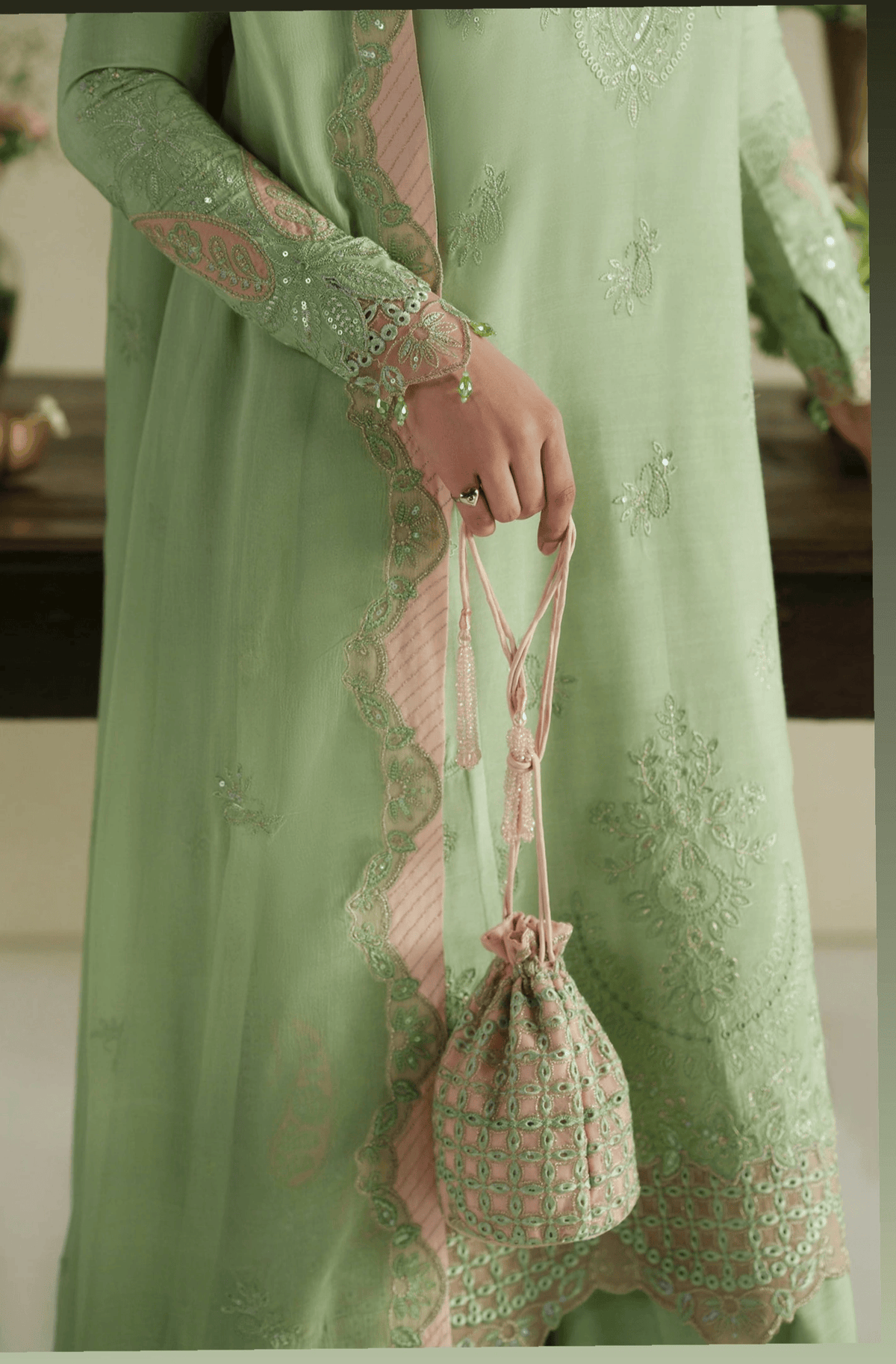 Vera Premium Raw Silk 2026/Gajra/Mint Green