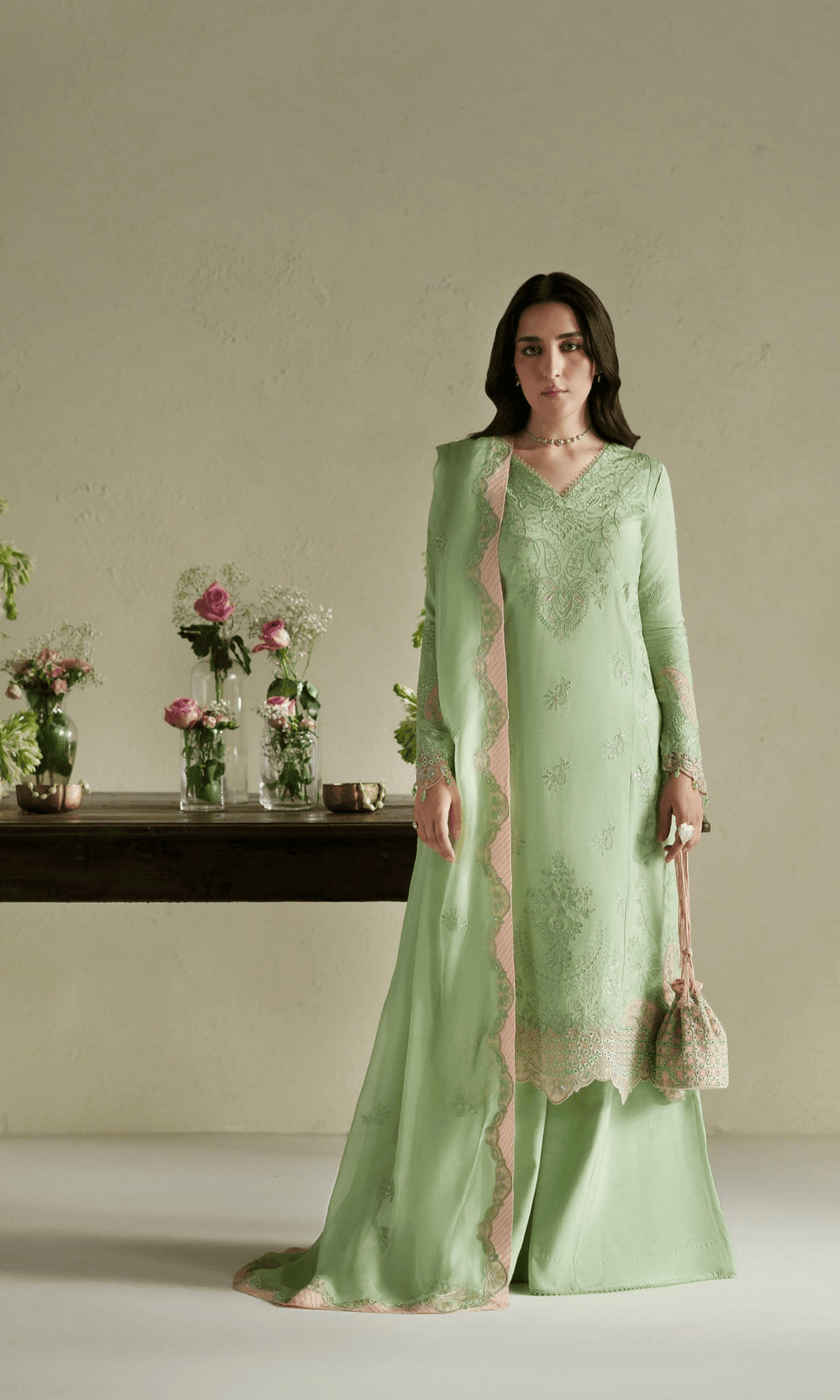 img_nureh_silk_awwal_boutique