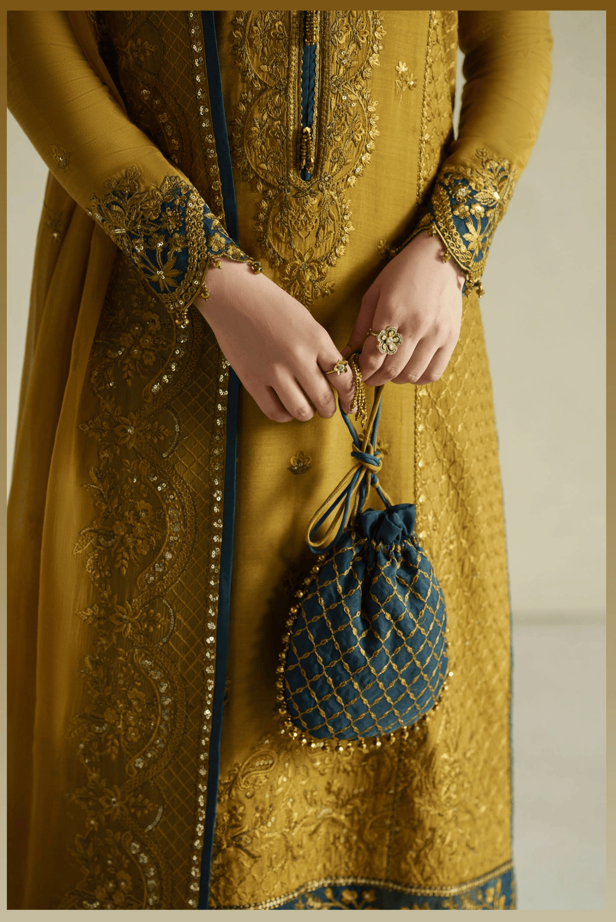 img_nureh_silk_awwal_boutique