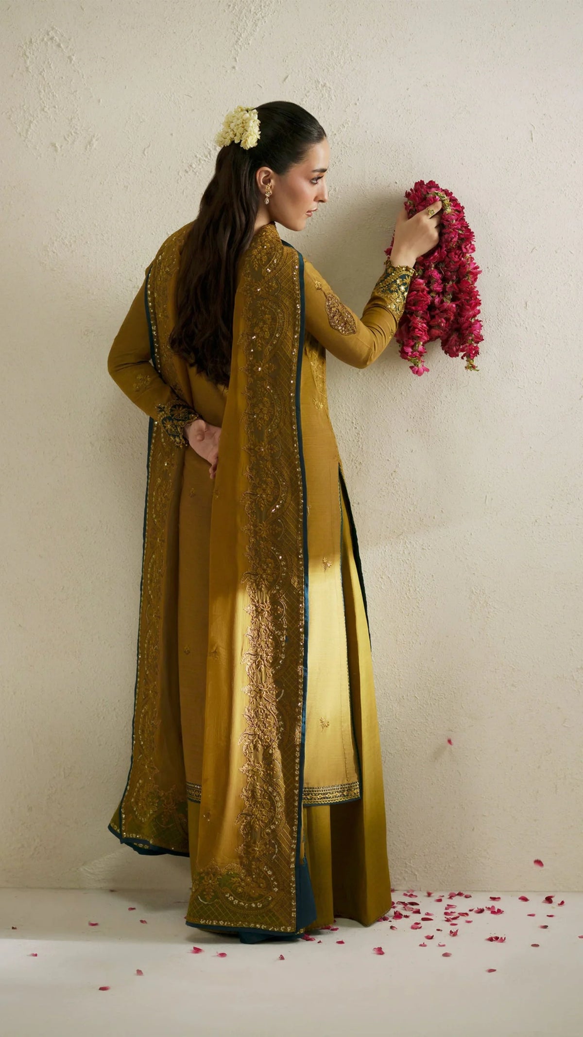 Vera Premium Raw Silk 2026/Kundan/Antique Gold