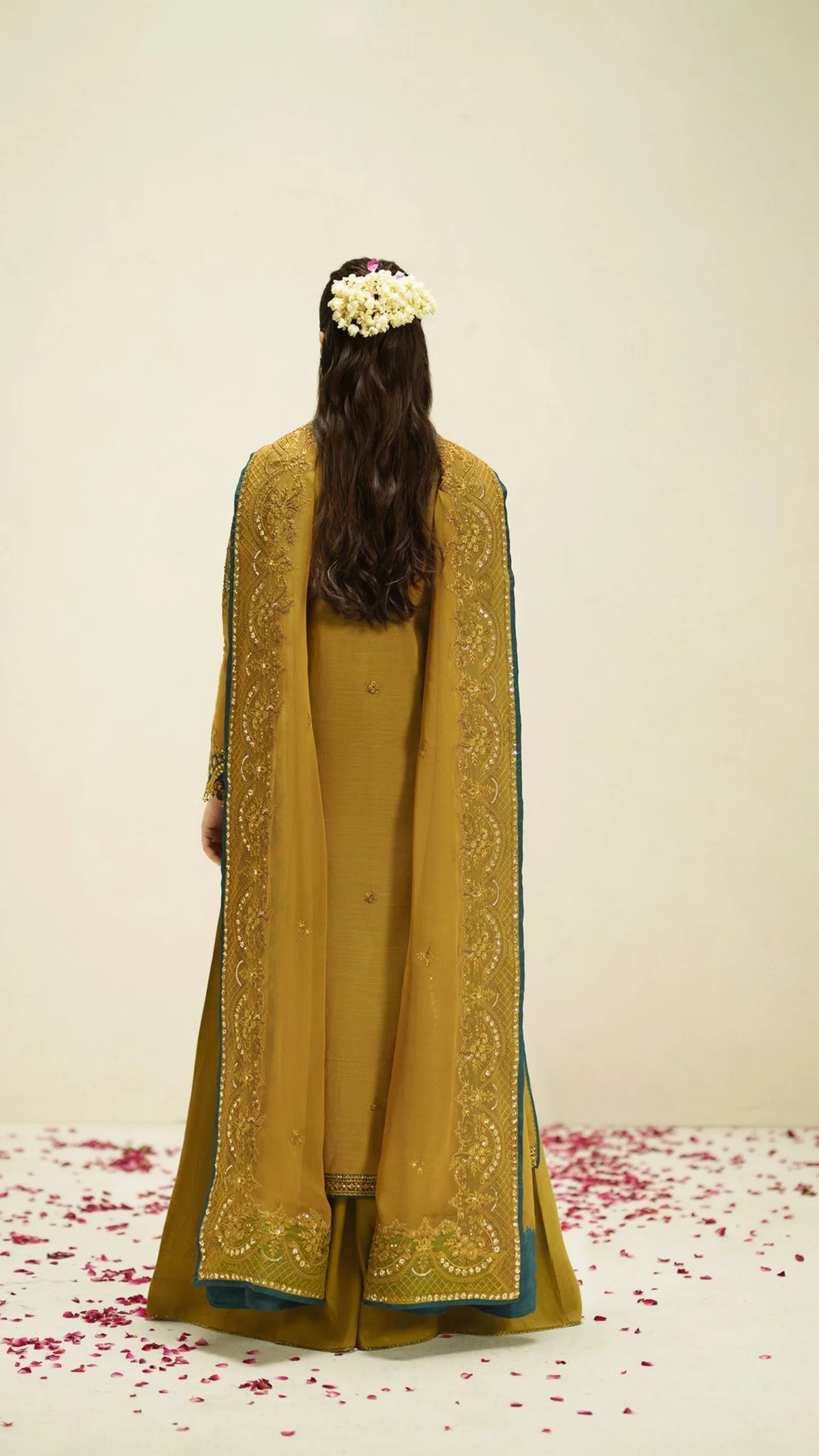 Vera Premium Raw Silk 2026/Kundan/Antique Gold