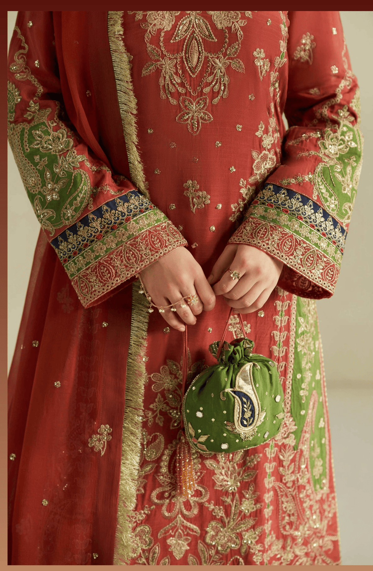img_nureh_silk_awwal_boutique