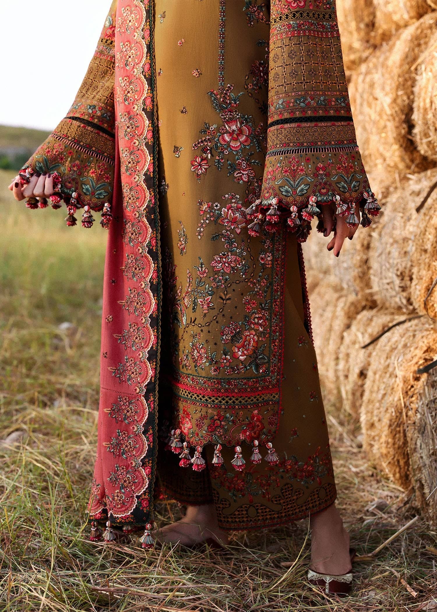 Restocked/Hussain Rehar Khaddar 25/Gitiara