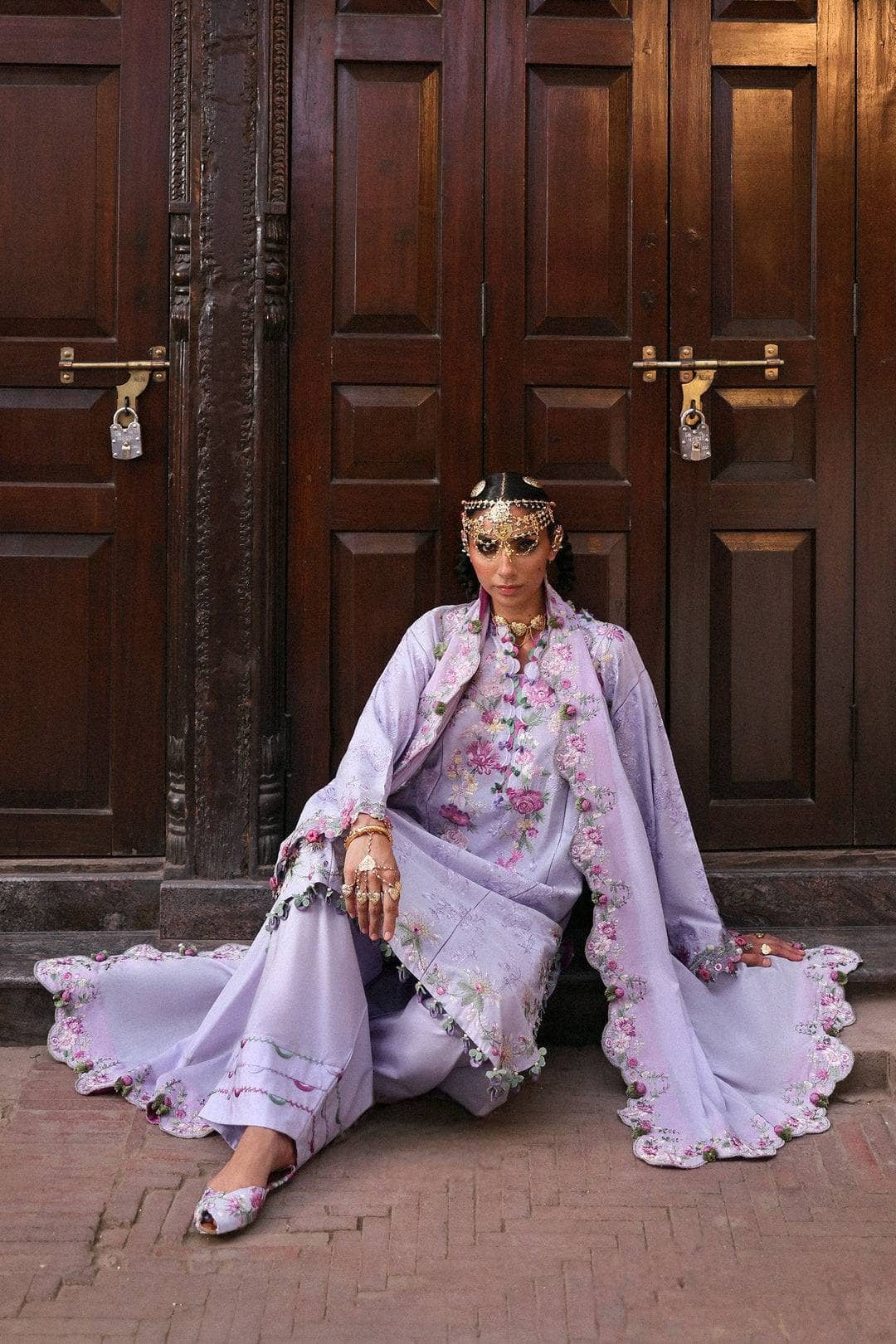 img_zaha_lawn_awwal_boutique