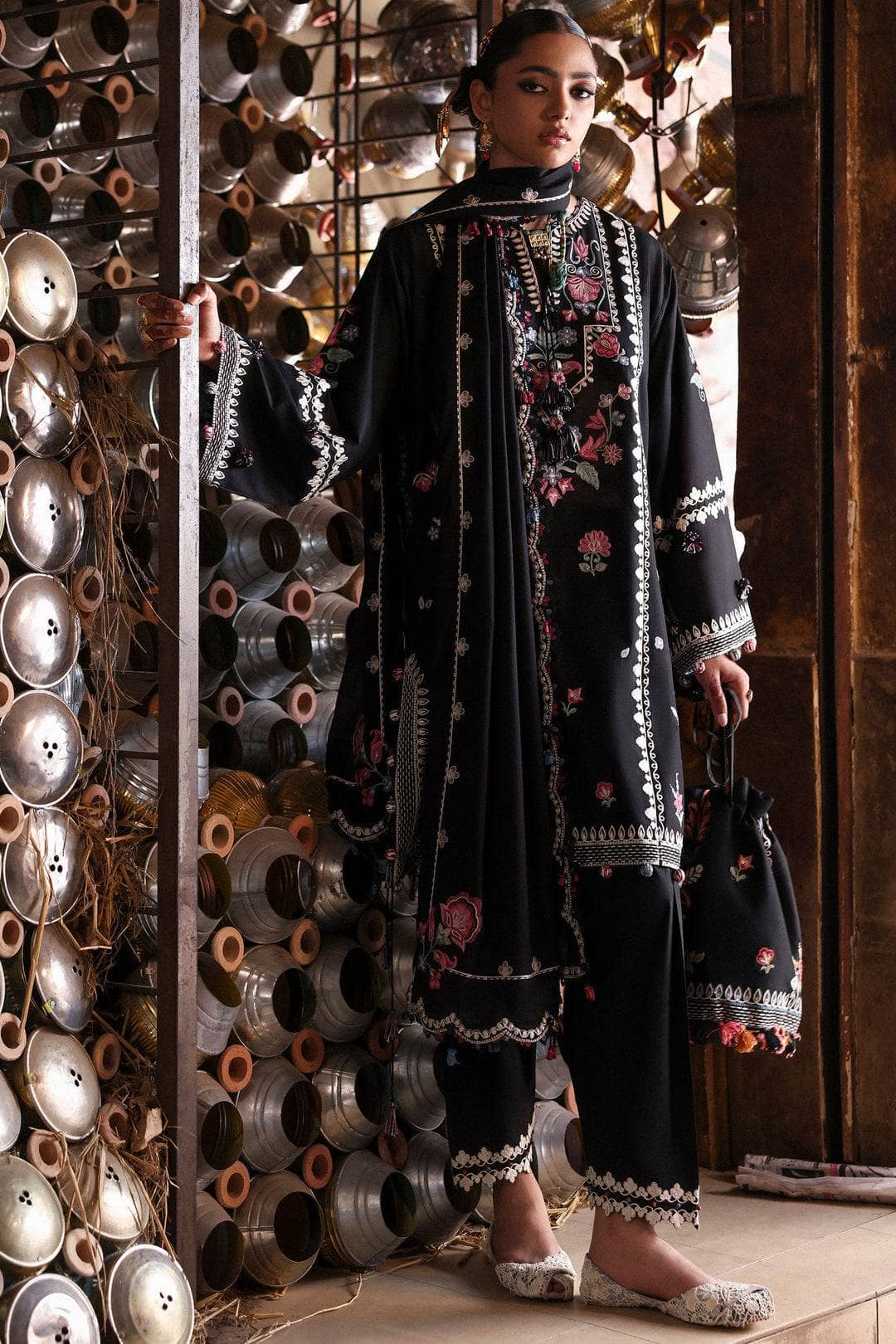 img_zaha_lawn_awwal_boutique