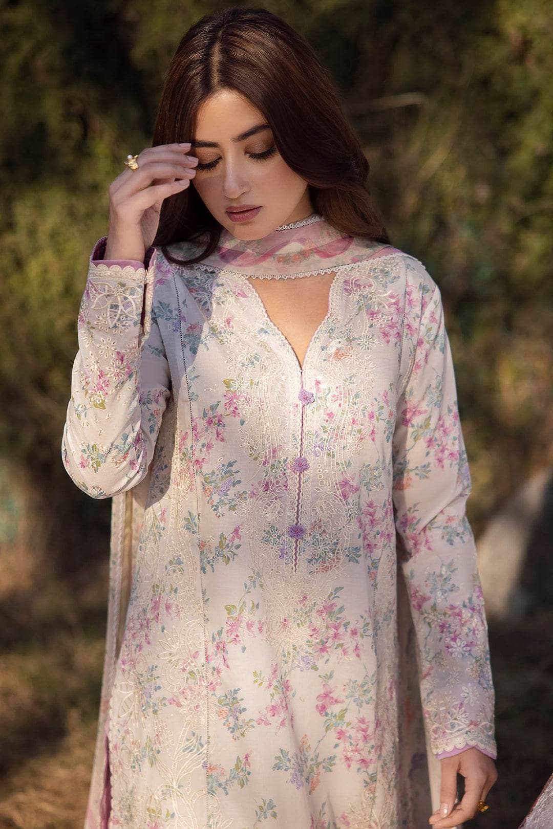 img_zaha_lawn_24_awwal_boutique