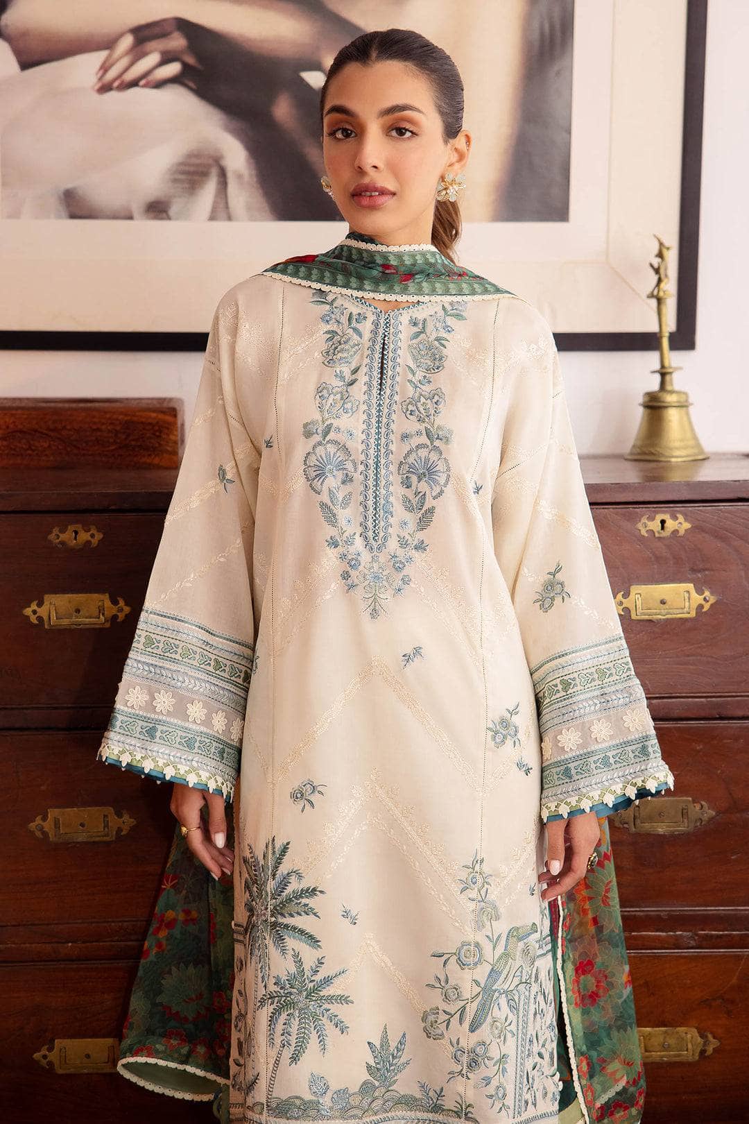 img_zaha_lawn_24_awwal_boutique