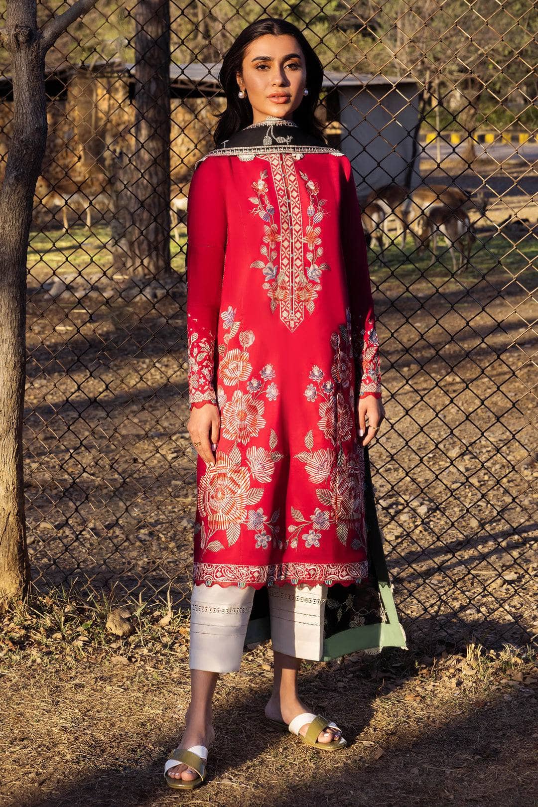img_zaha_lawn_24_awwal_boutique