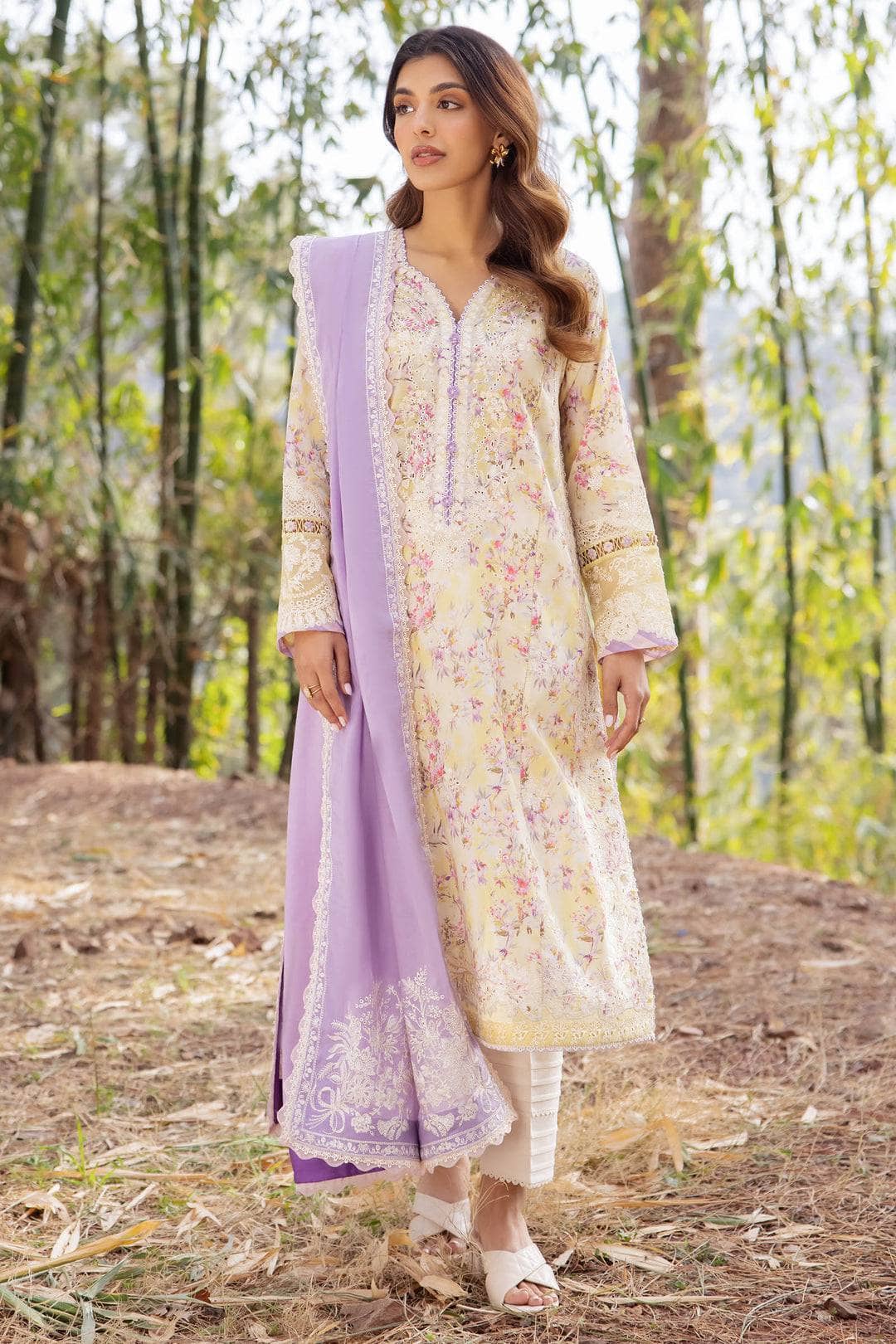 img_zaha_lawn_24_awwal_boutique