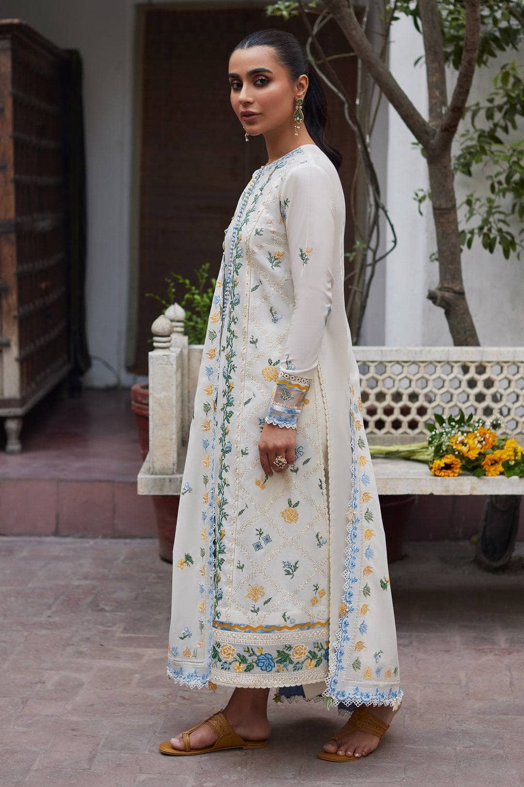 img_zaha_festive_lawn_awwal_boutique