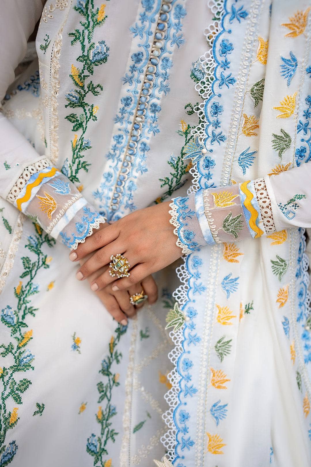 img_zaha_festive_lawn_awwal_boutique