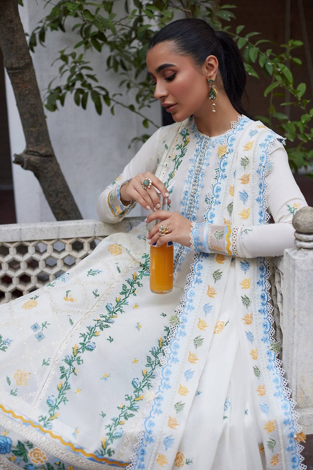 img_zaha_festive_lawn_awwal_boutique
