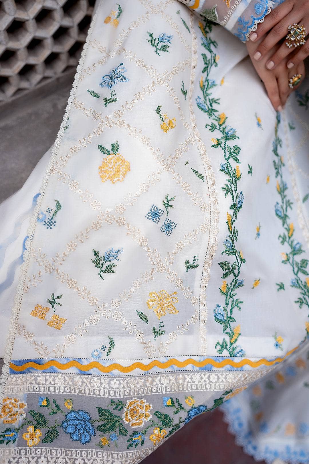 img_zaha_festive_lawn_awwal_boutique