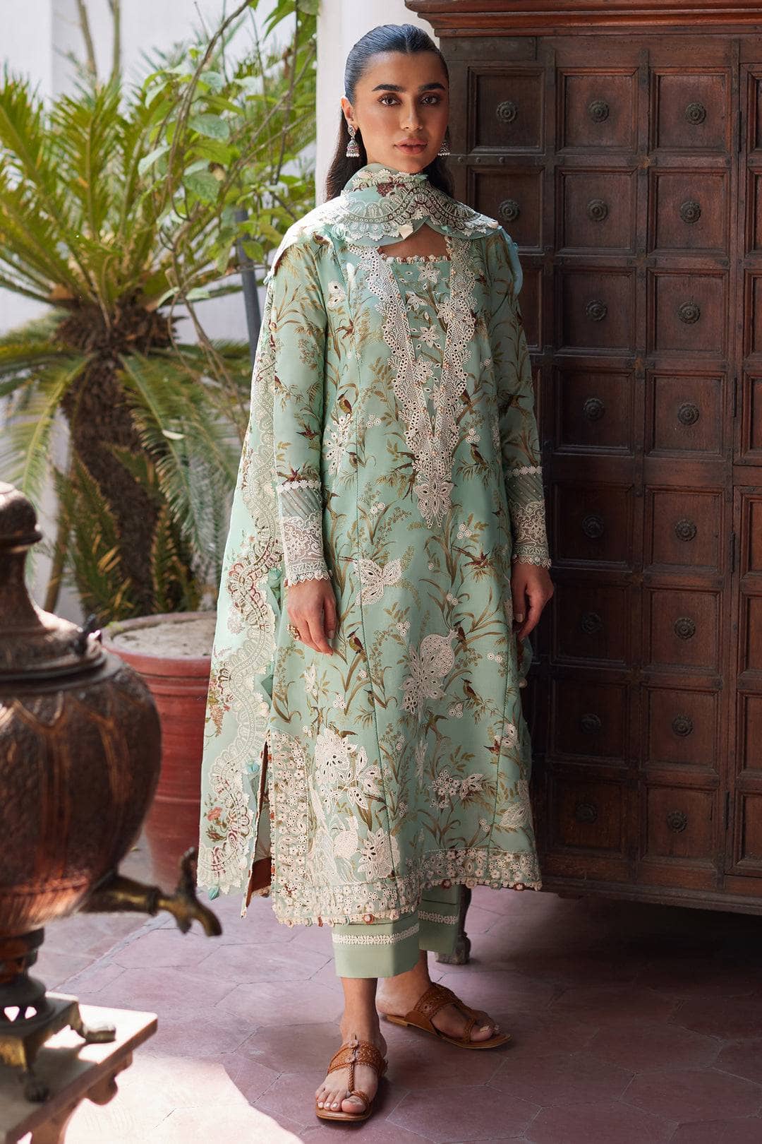 img_zaha_festive_lawn_awwal_boutique