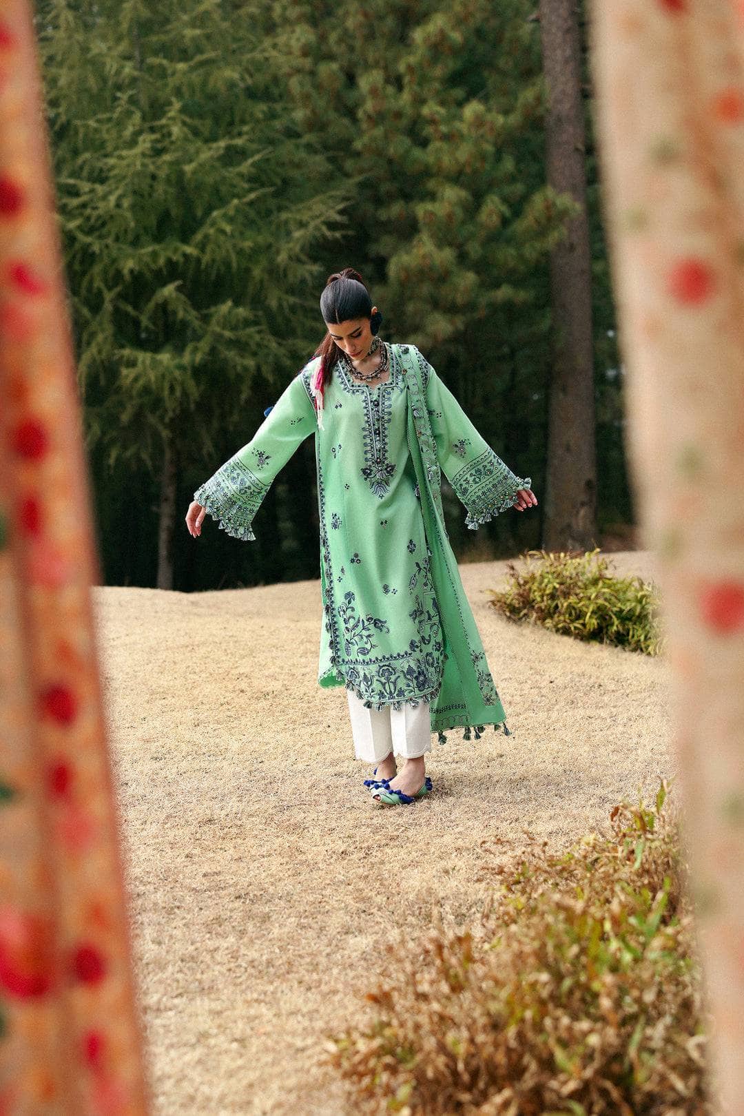 img_zaha_festive_lawn_neelum_awwal_boutique