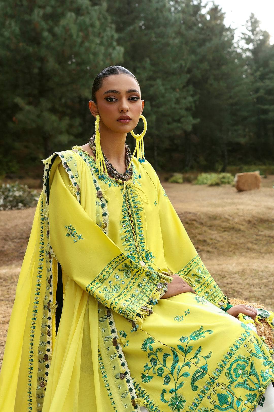 img_zaha_festive_lawn_neelum_awwal_boutique