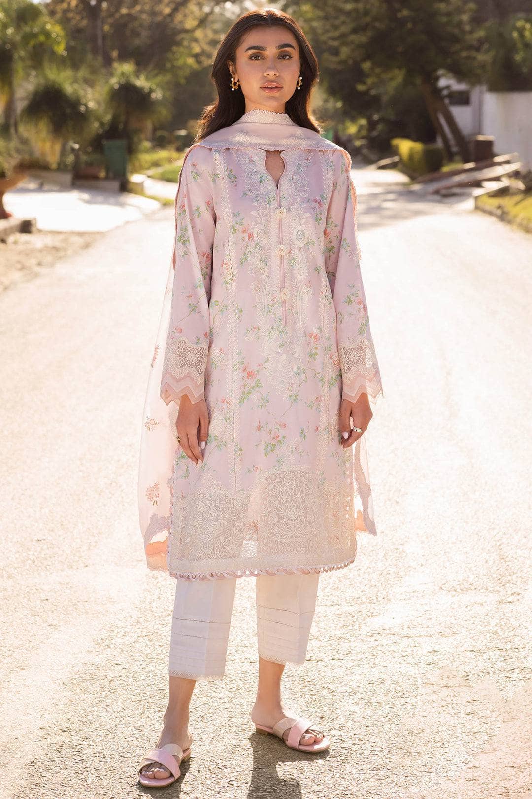 img_zaha_lawn_24_awwal_boutique