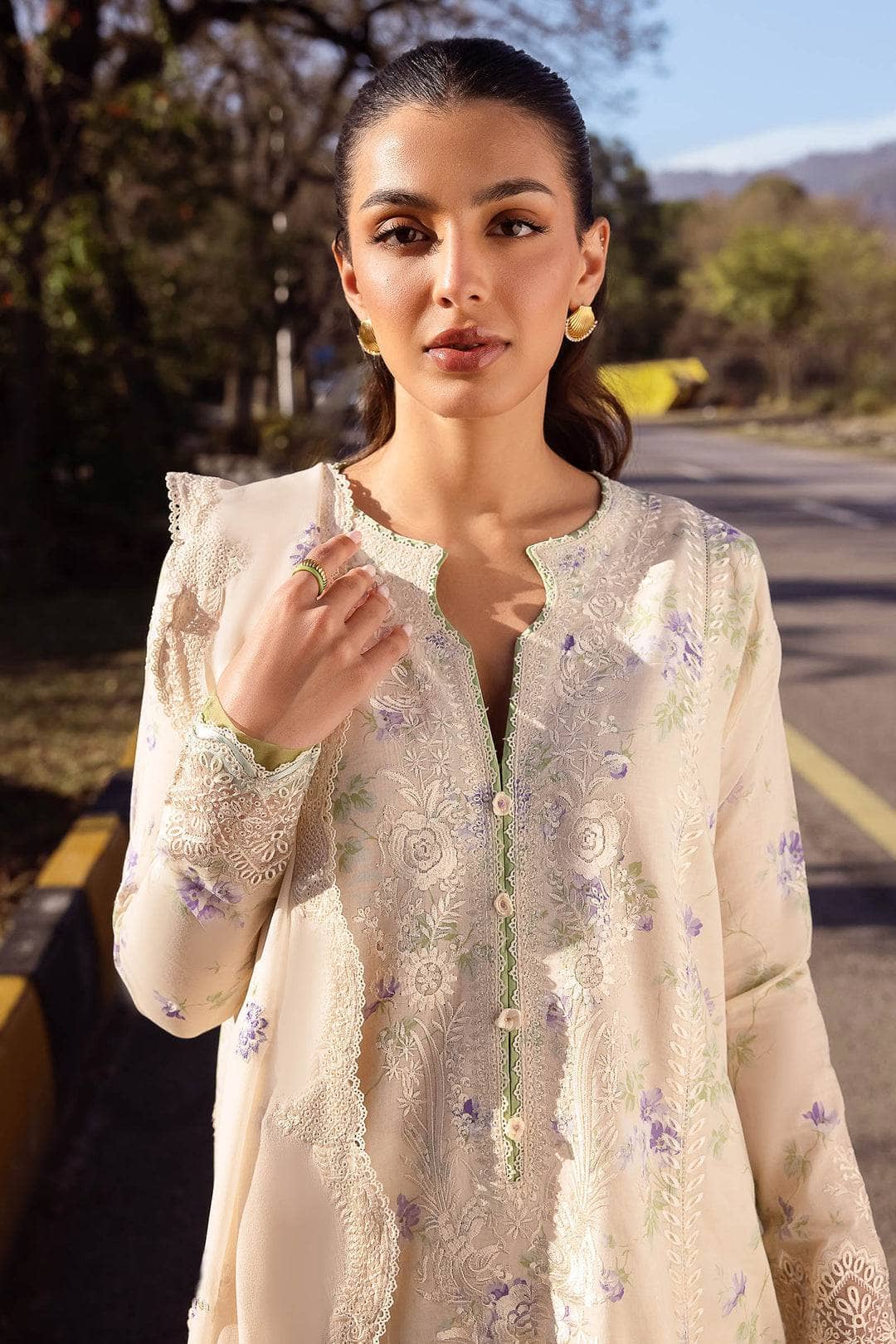 img_zaha_lawn_24_awwal_boutique
