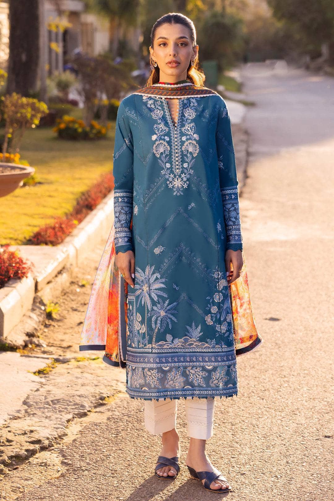 img_zaha_lawn_24_awwal_boutique
