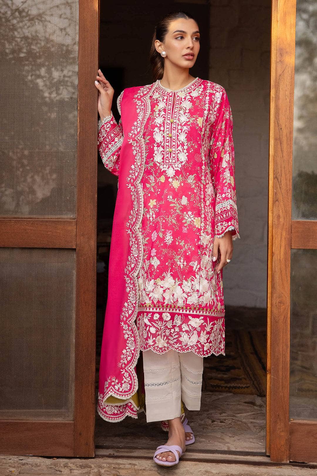 img_zaha_lawn_24_awwal_boutique