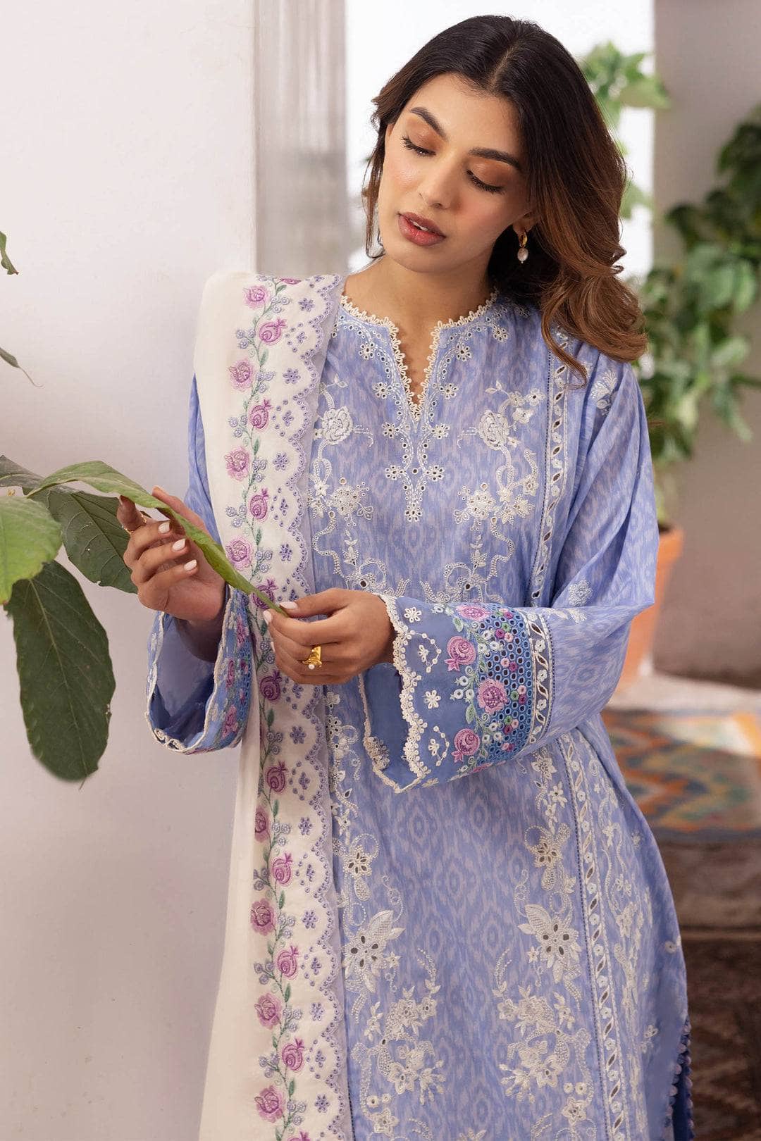 img_zaha_lawn_24_awwal_boutique